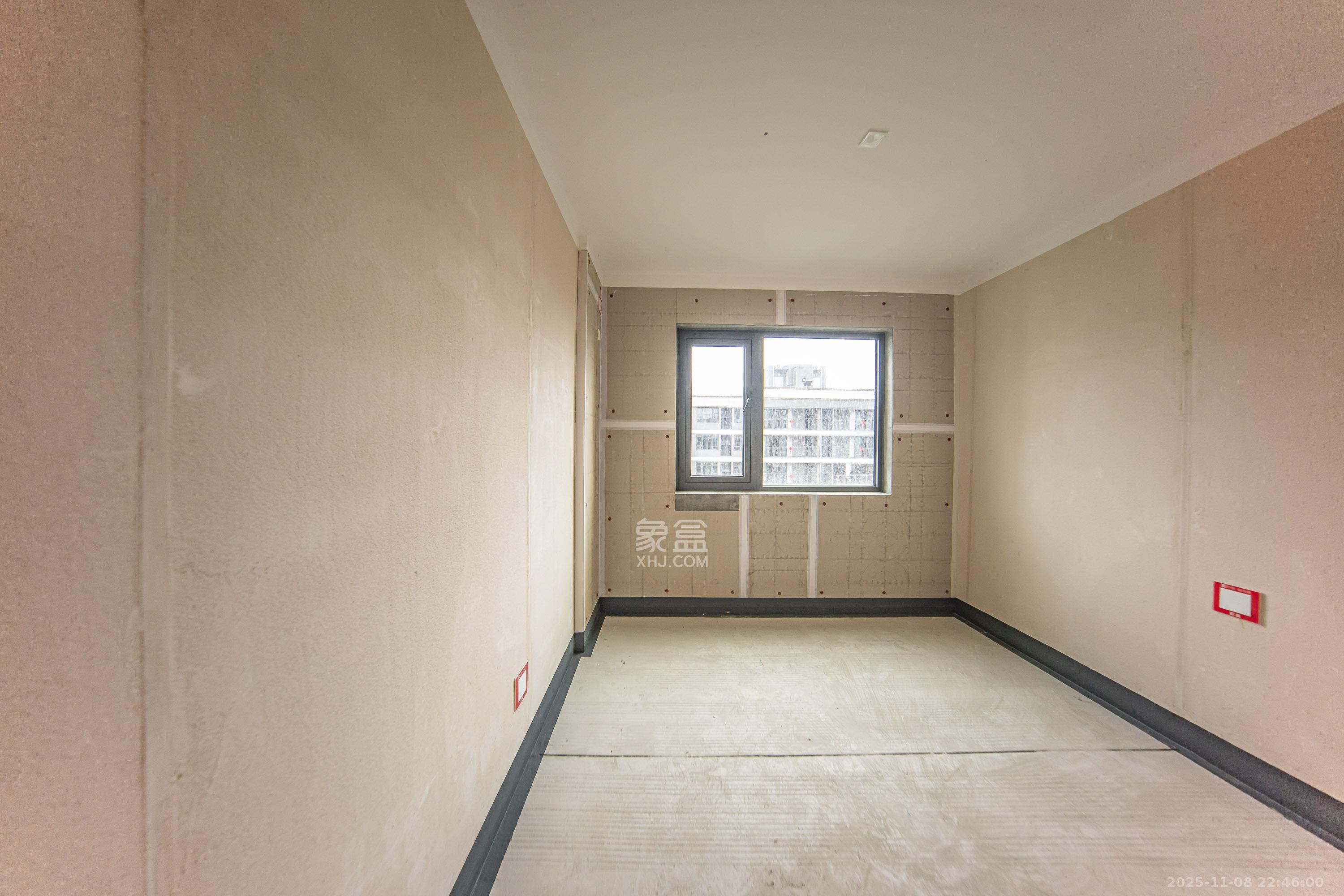 中海阅山府 4室2厅2卫 165.0万 中海阅山府 4室2厅2卫 165.0万卧室