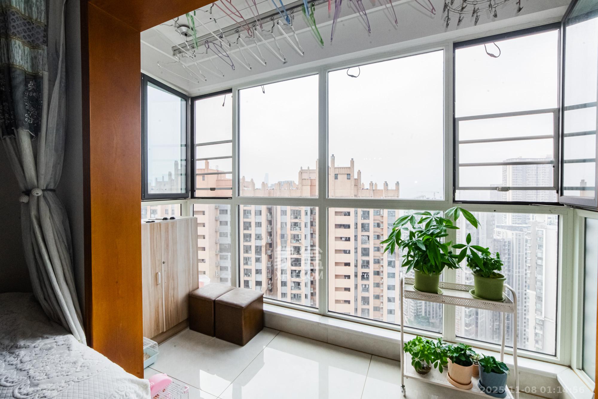 北辰三角洲E4区  3室2厅1卫    118.0万阳台