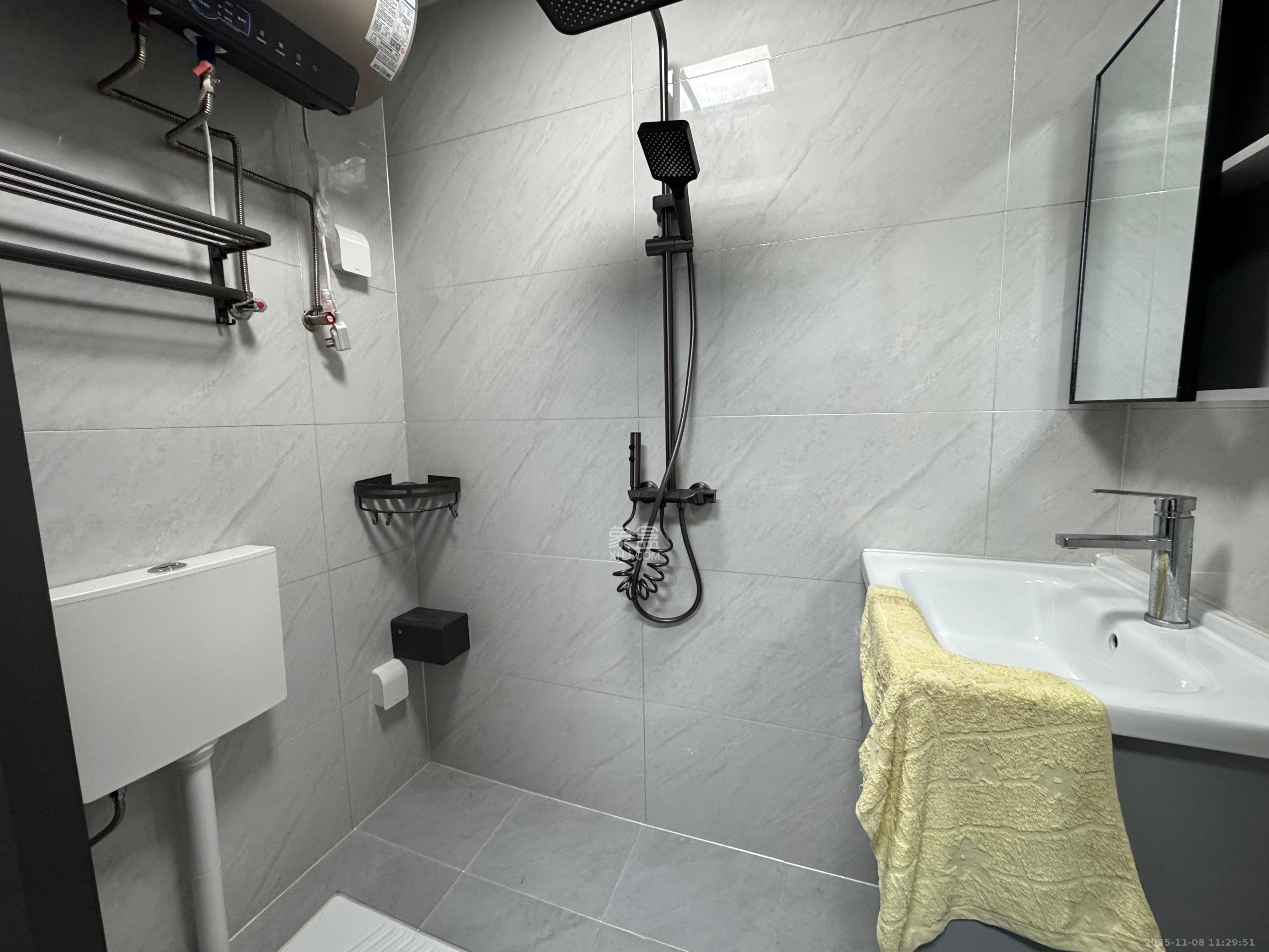 恒大誉府（融誉商业中心）  1室0厅0卫    1600.0元/月室内图