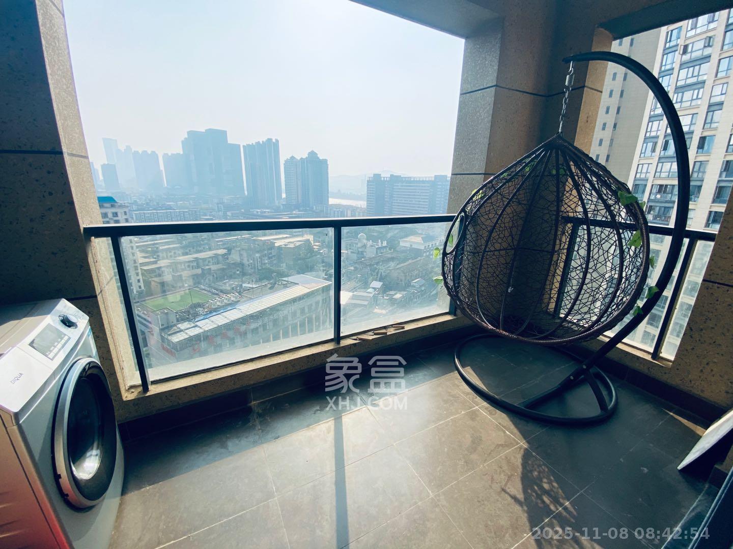 复地崑玉国际一期 1室2厅1卫 3500.0元/月 复地崑玉国际一期 1室2厅1卫 3500.0元/月室内图