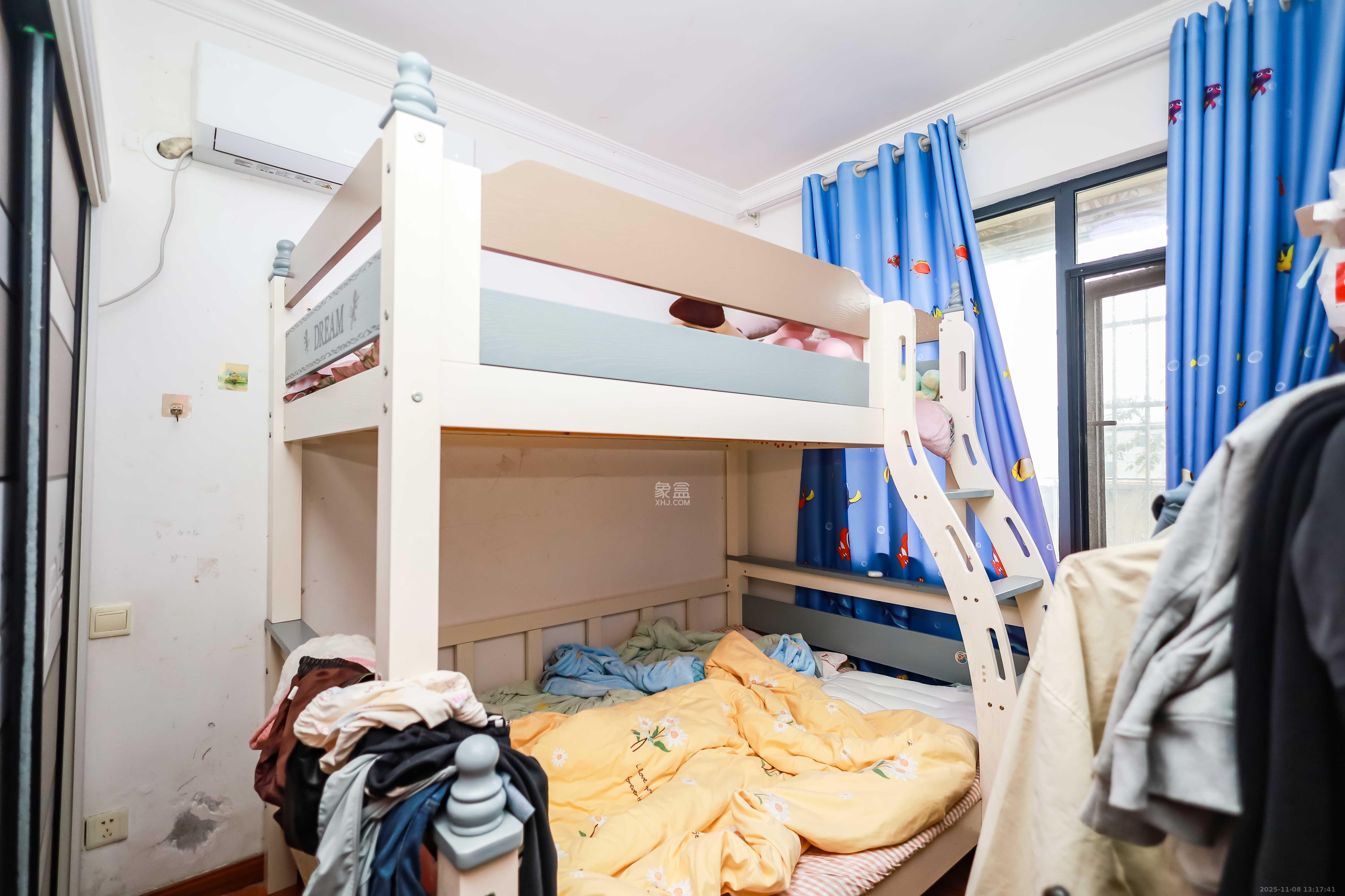 金科东方大院三四期  2室1厅1卫    58.0万卧室