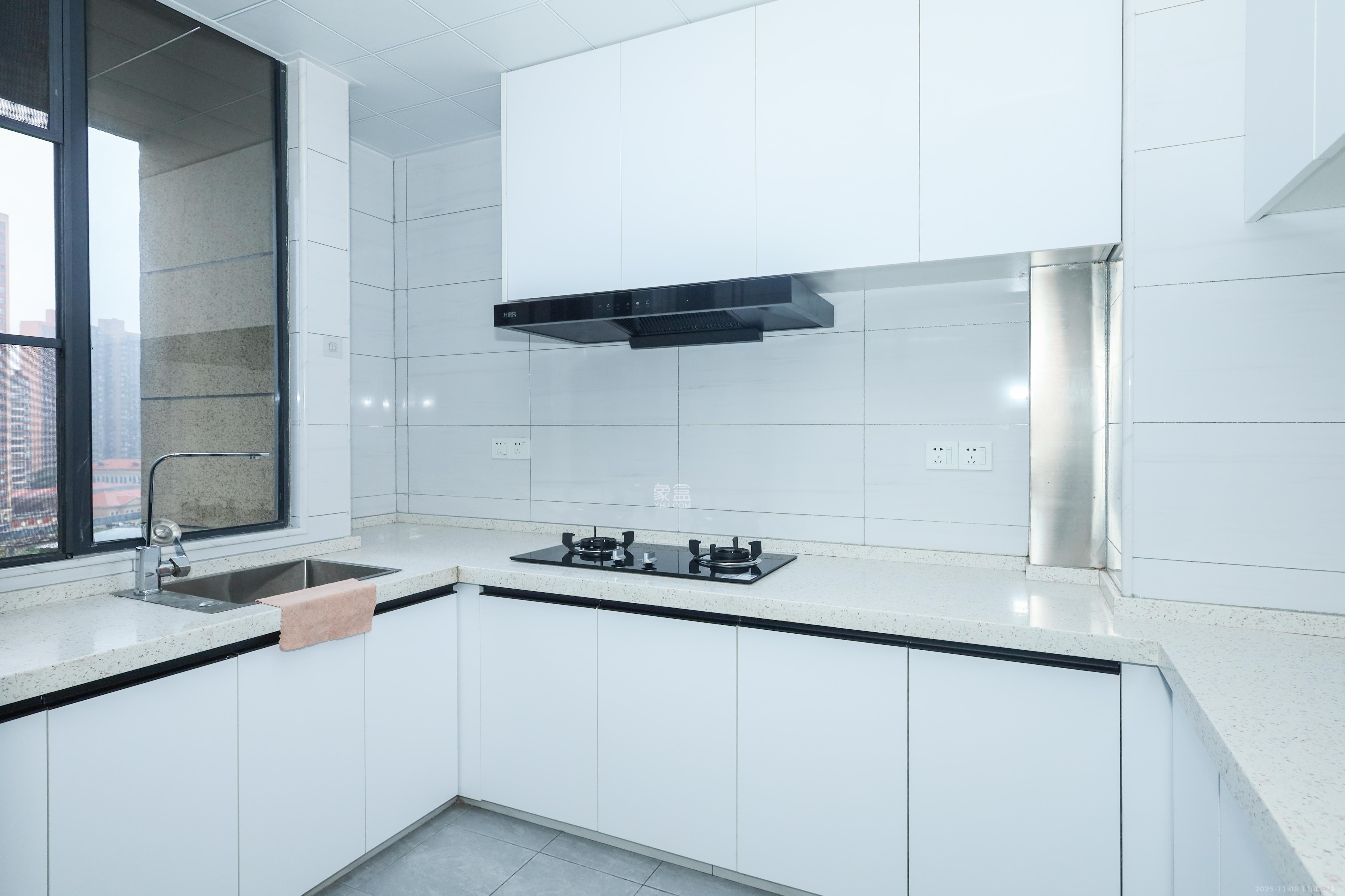 骑龙大街（骑龙苑）  3室2厅2卫    95.8万厨房