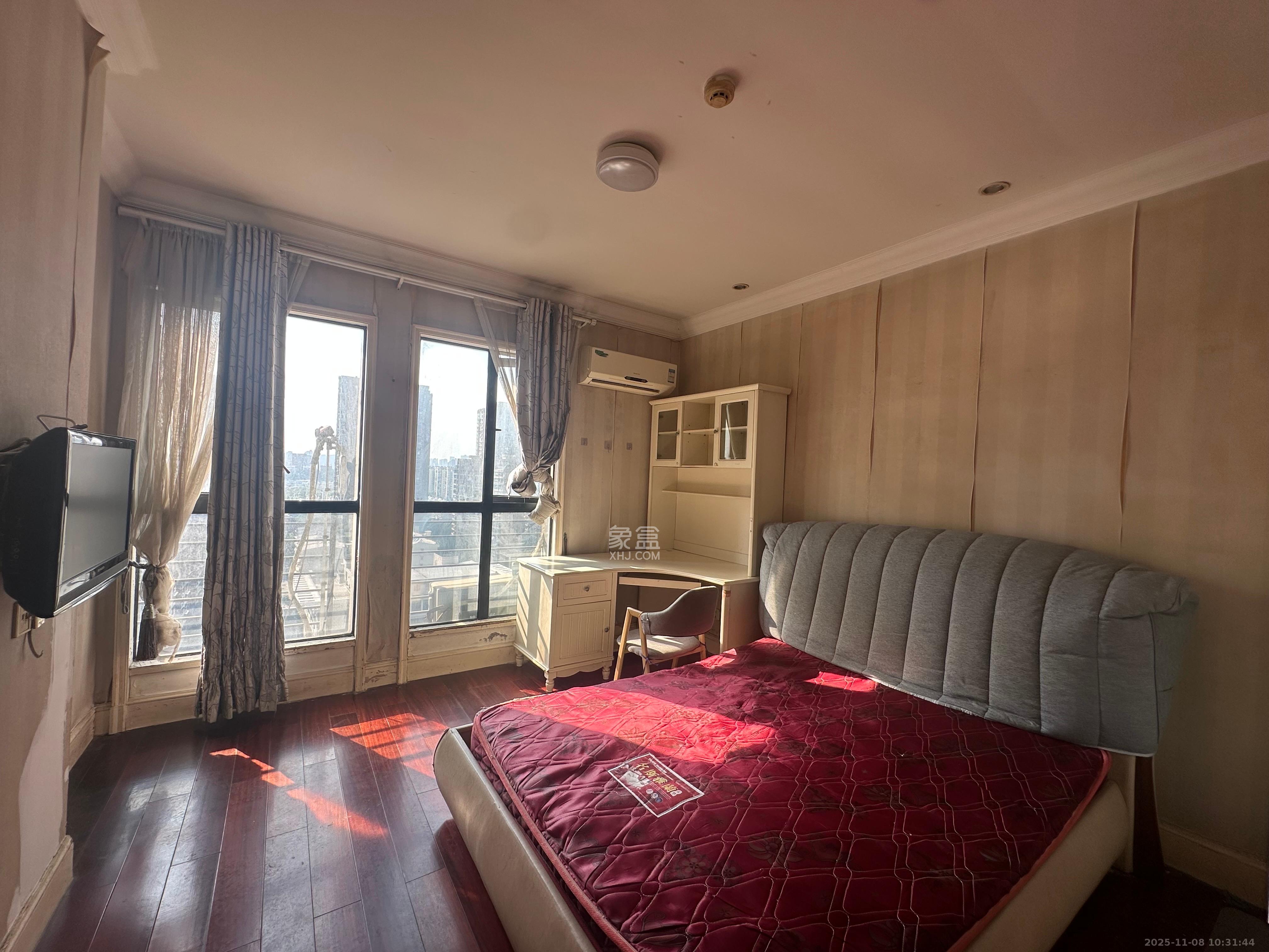 郡原广场 1室1厅1卫 1100.0元/月 郡原广场 1室1厅1卫 1100.0元/月室内图