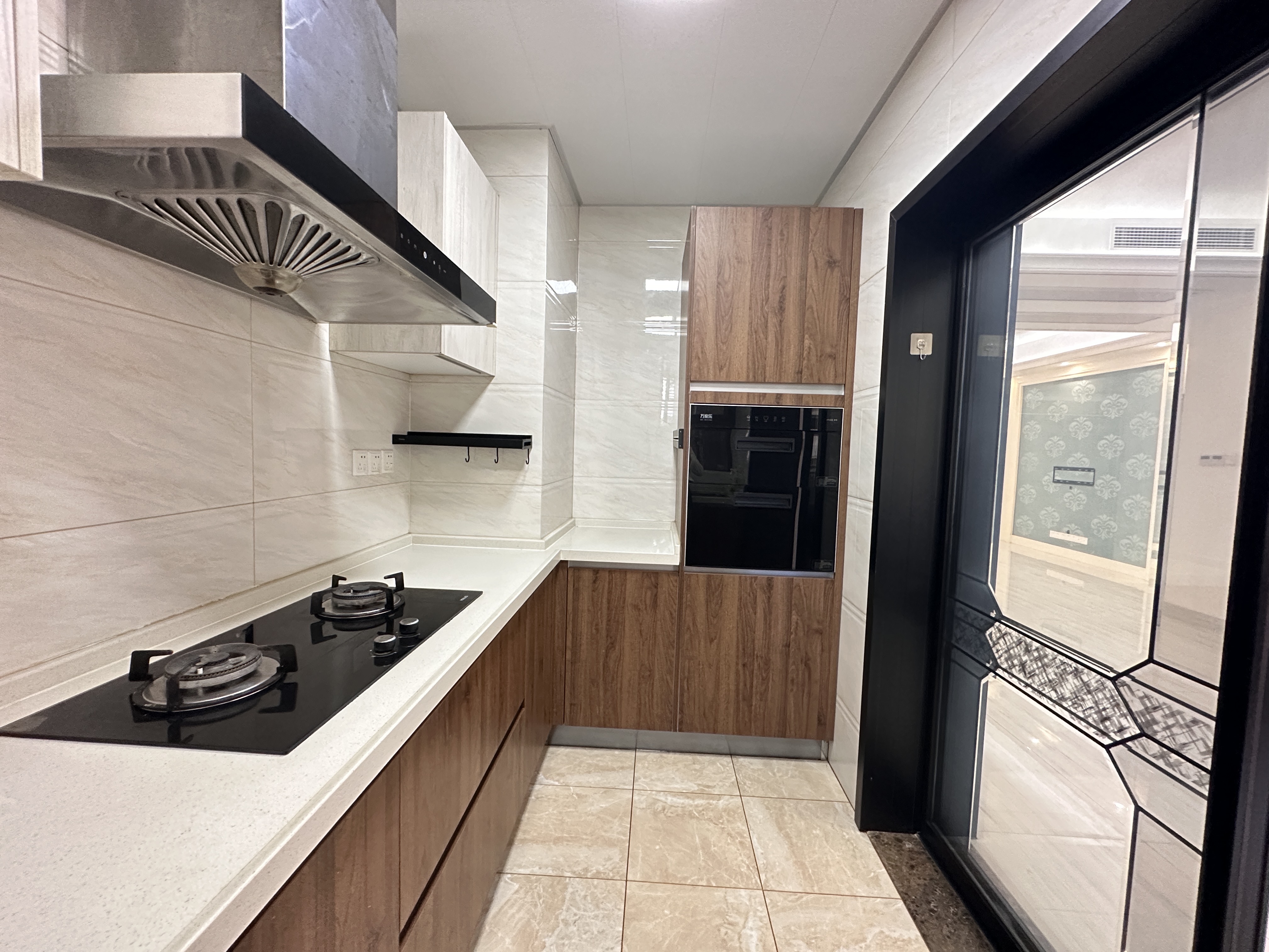 海航豪庭南苑 4室2厅2卫 320.0万 海航豪庭南苑 4室2厅2卫 320.0万客厅