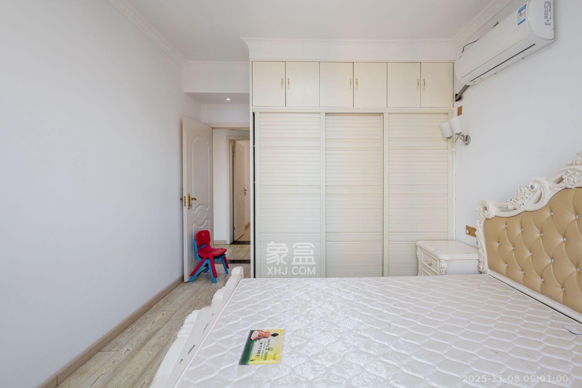 领东汇  3室2厅1卫    1900.0元/月室内图