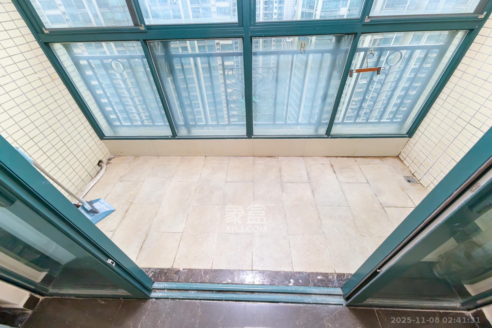 恒大名都 2室2厅1卫 47.8万 恒大名都 2室2厅1卫 47.8万阳台