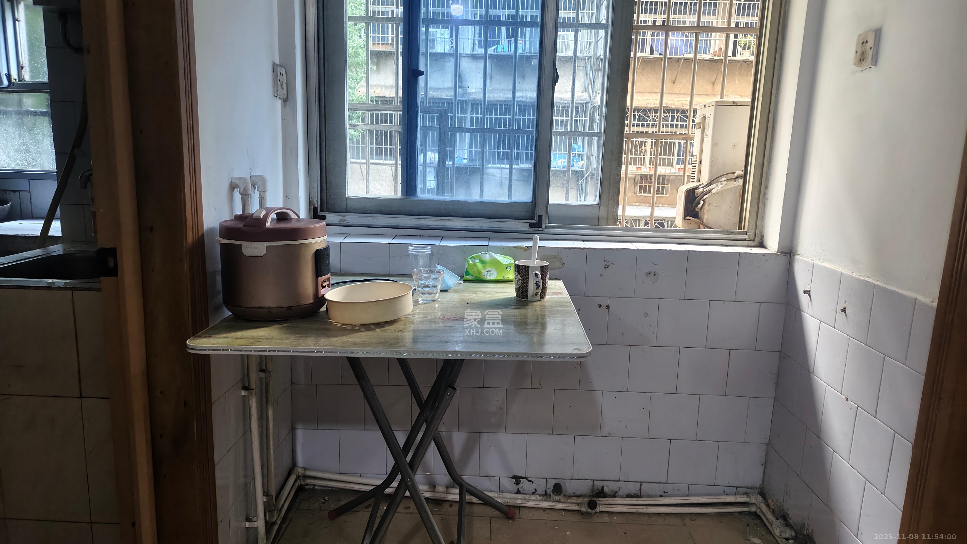 梨子山社区长电宿舍  2室1厅1卫    1300.0元/月室内图