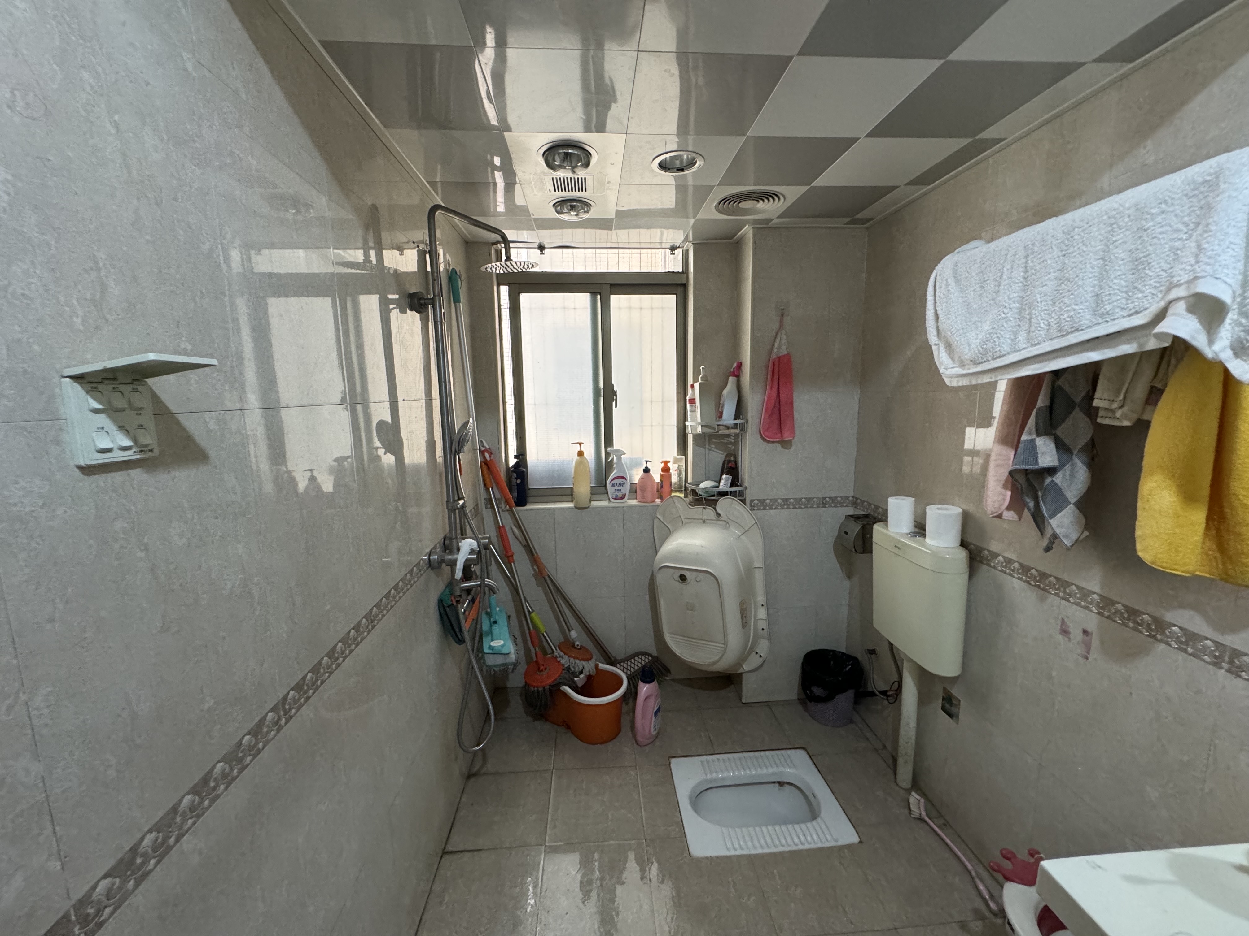 育财农贸市场（民营市场）  3室2厅1卫    1200.0元/月室内图