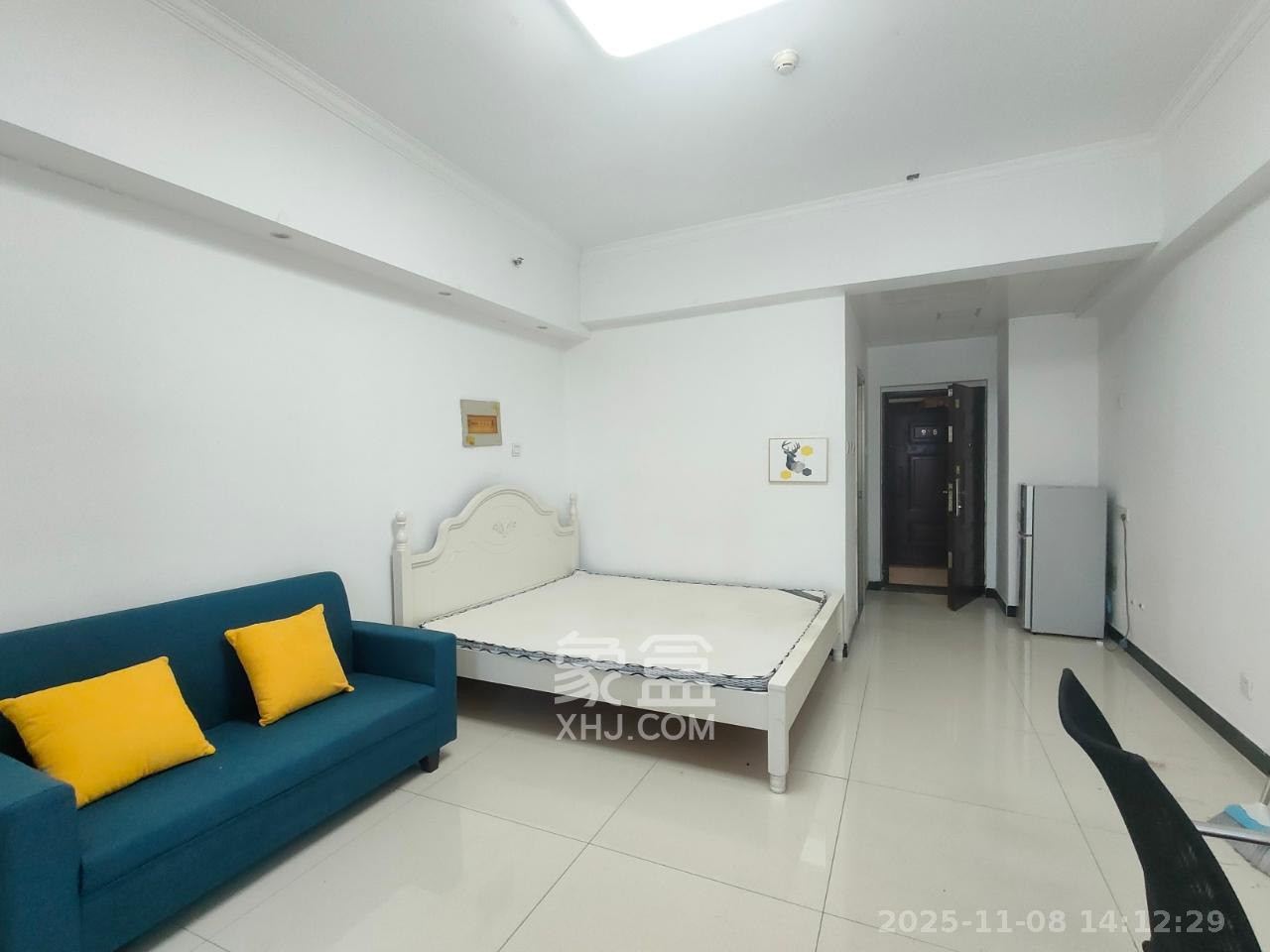 奥克斯广场  1室1厅1卫    1600.0元/月