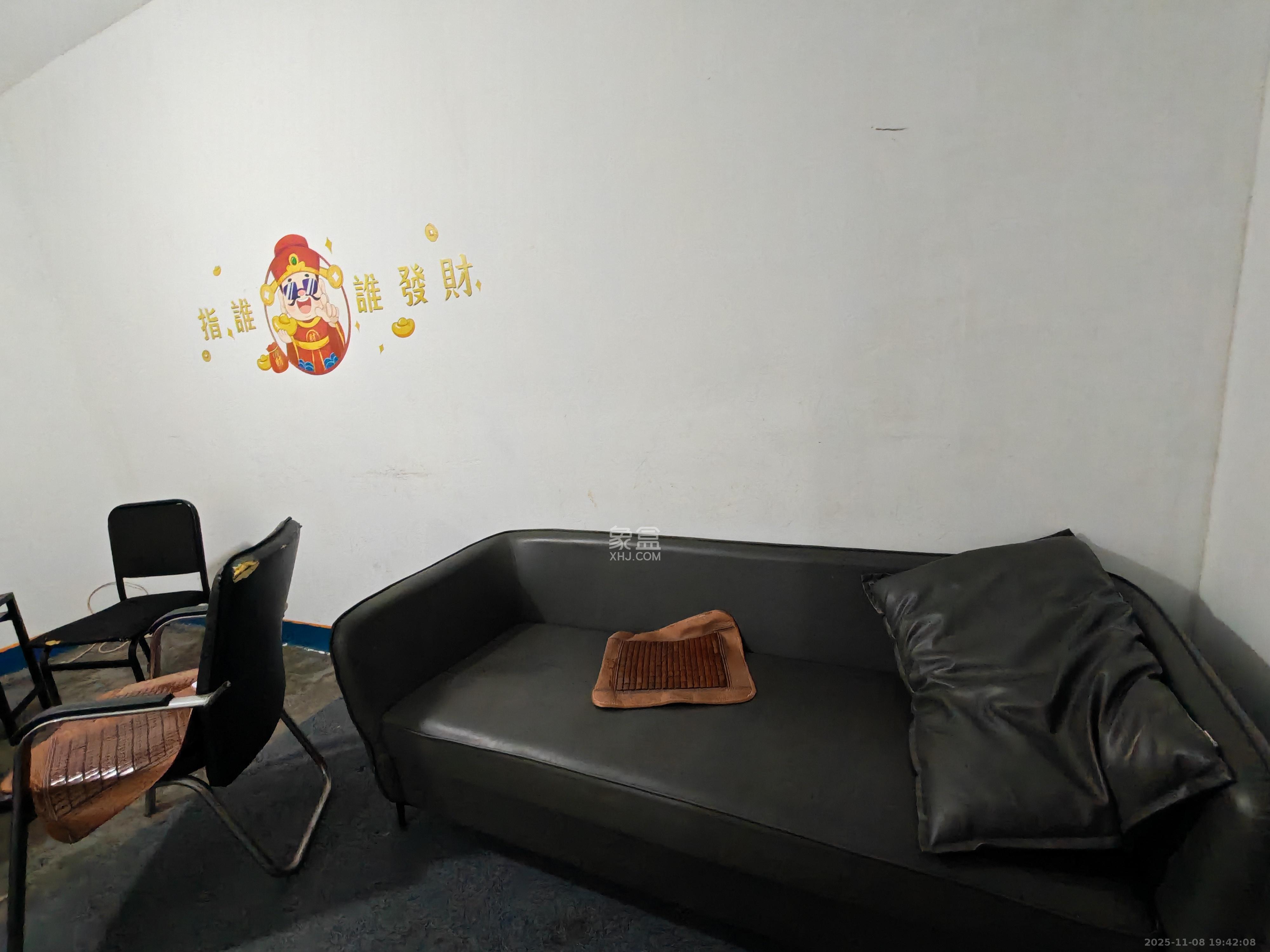 秀峰景园(领秀峰) 3室2厅2卫 1500.0元/月 秀峰景园(领秀峰) 3室2厅2卫 1500.0元/月室内图