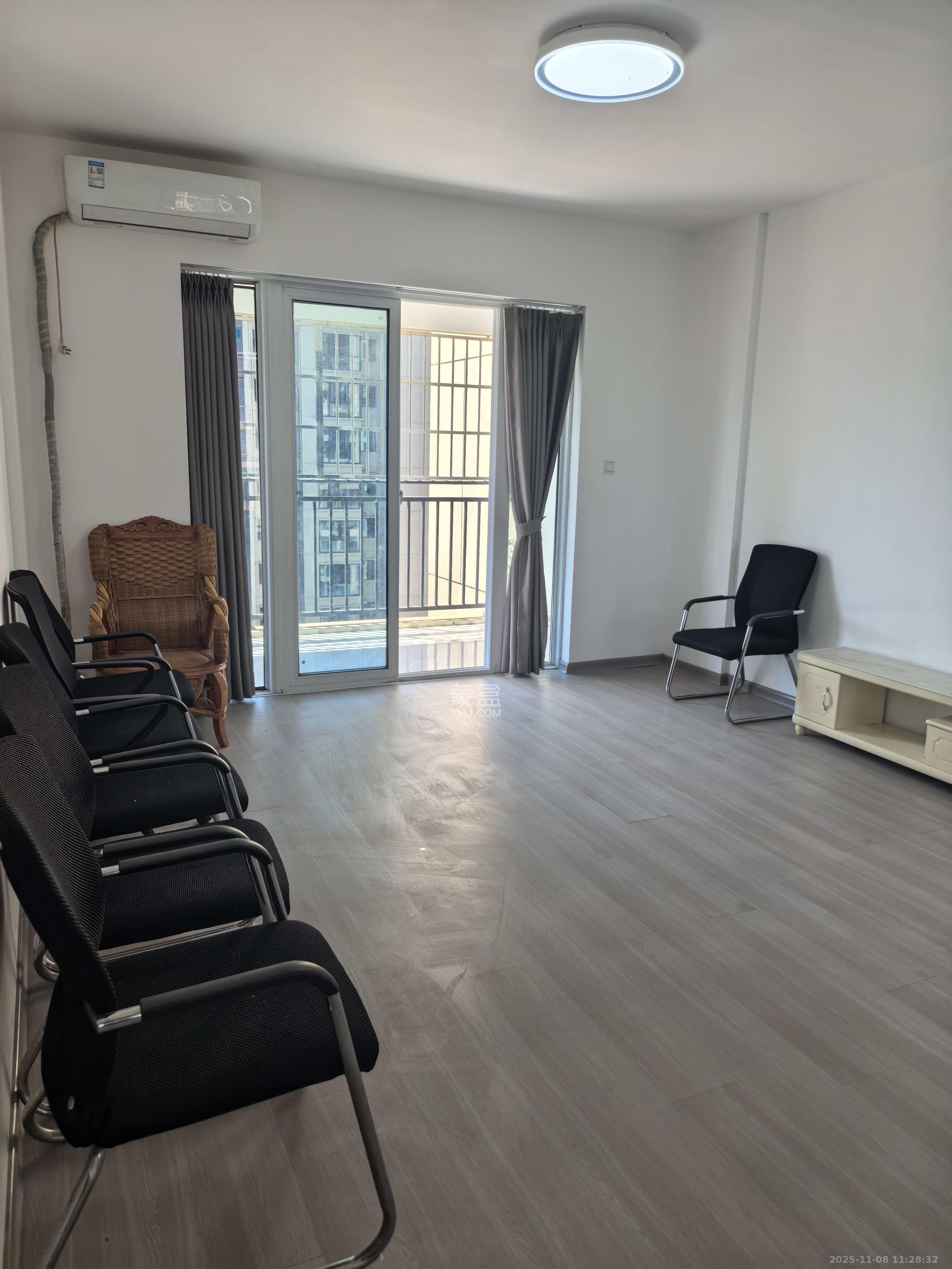 文景家园 4室2厅2卫 3500.0元/月 文景家园 4室2厅2卫 3500.0元/月室内图