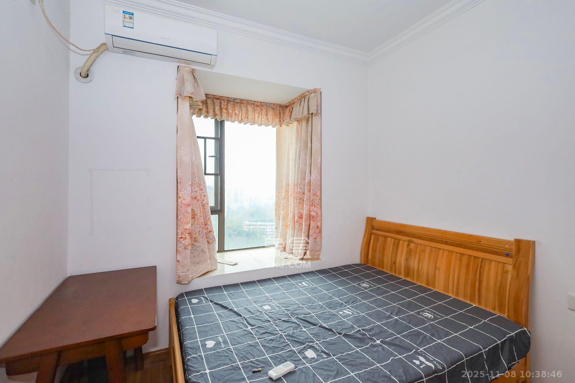 滨江一号(丰泰花园) 3室2厅2卫 2700.0元/月 滨江一号(丰泰花园) 3室2厅2卫 2700.0元/月室内图