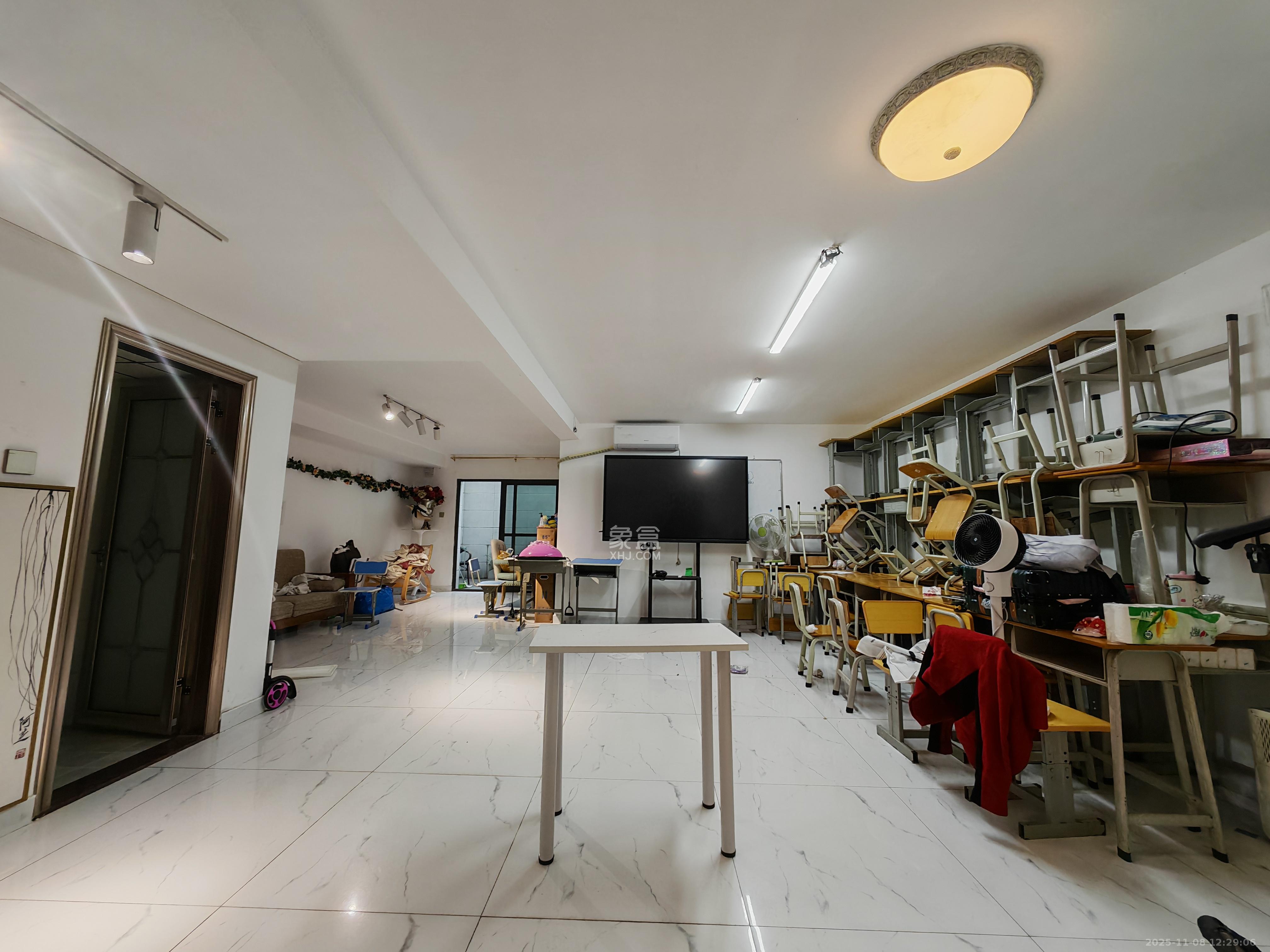 金茂梅溪湖  2室2厅1卫    1800.0元/月