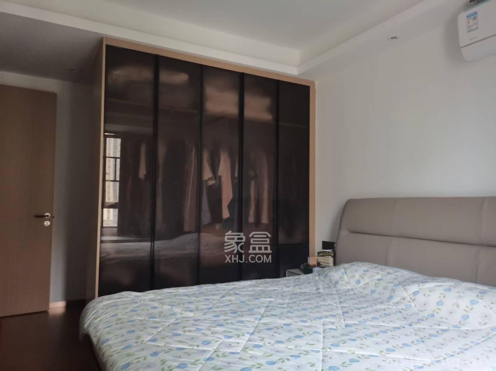 旭辉雨花郡  3室2厅2卫    3900.0元/月室内图