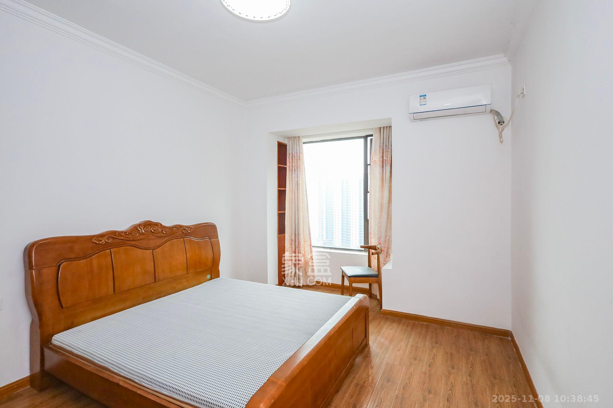 滨江一号(丰泰花园) 3室2厅2卫 2700.0元/月 滨江一号(丰泰花园) 3室2厅2卫 2700.0元/月室内图