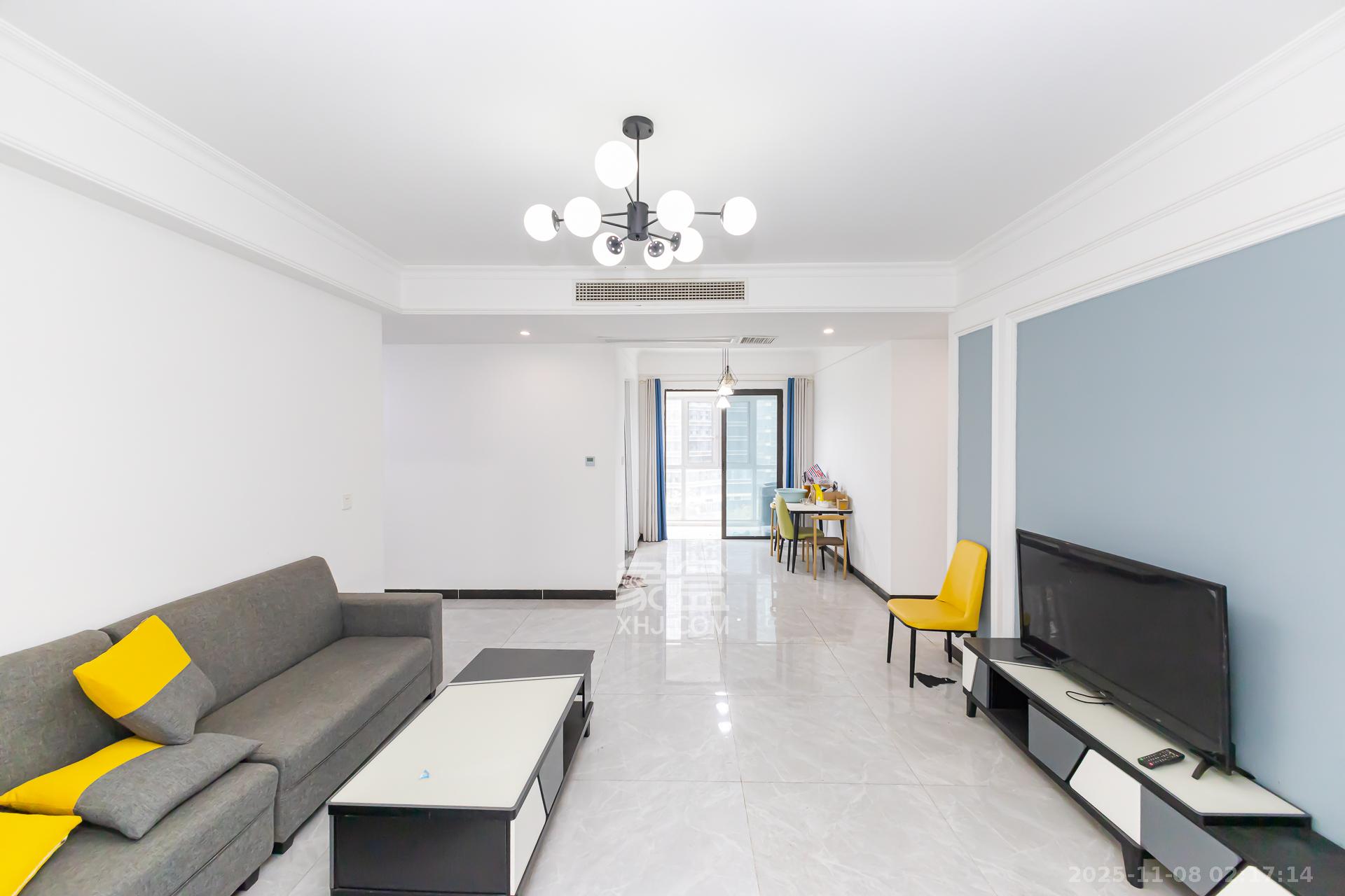 长燃润和天地（长润小区印湘江）  5室2厅2卫    142.0万客厅