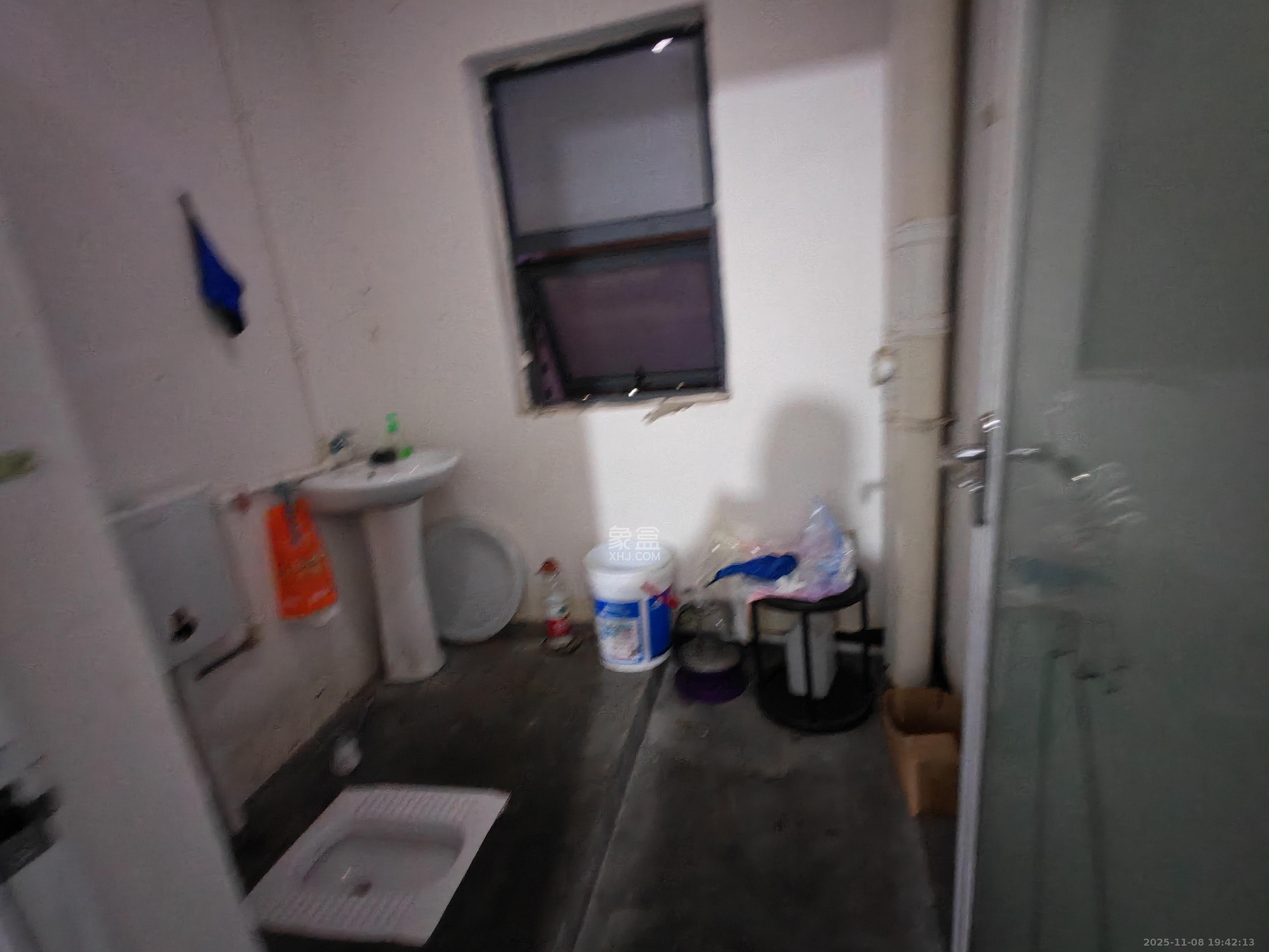 秀峰景园（领秀峰）  3室2厅2卫    1500.0元/月室内图