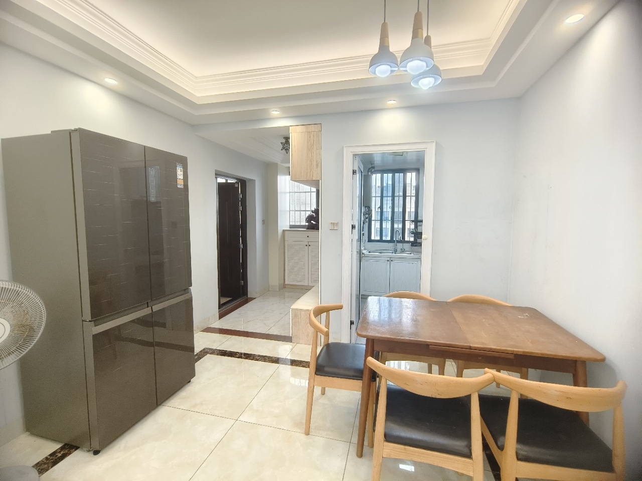 海岸银座花园  2室2厅1卫    2500.0元/月室内图