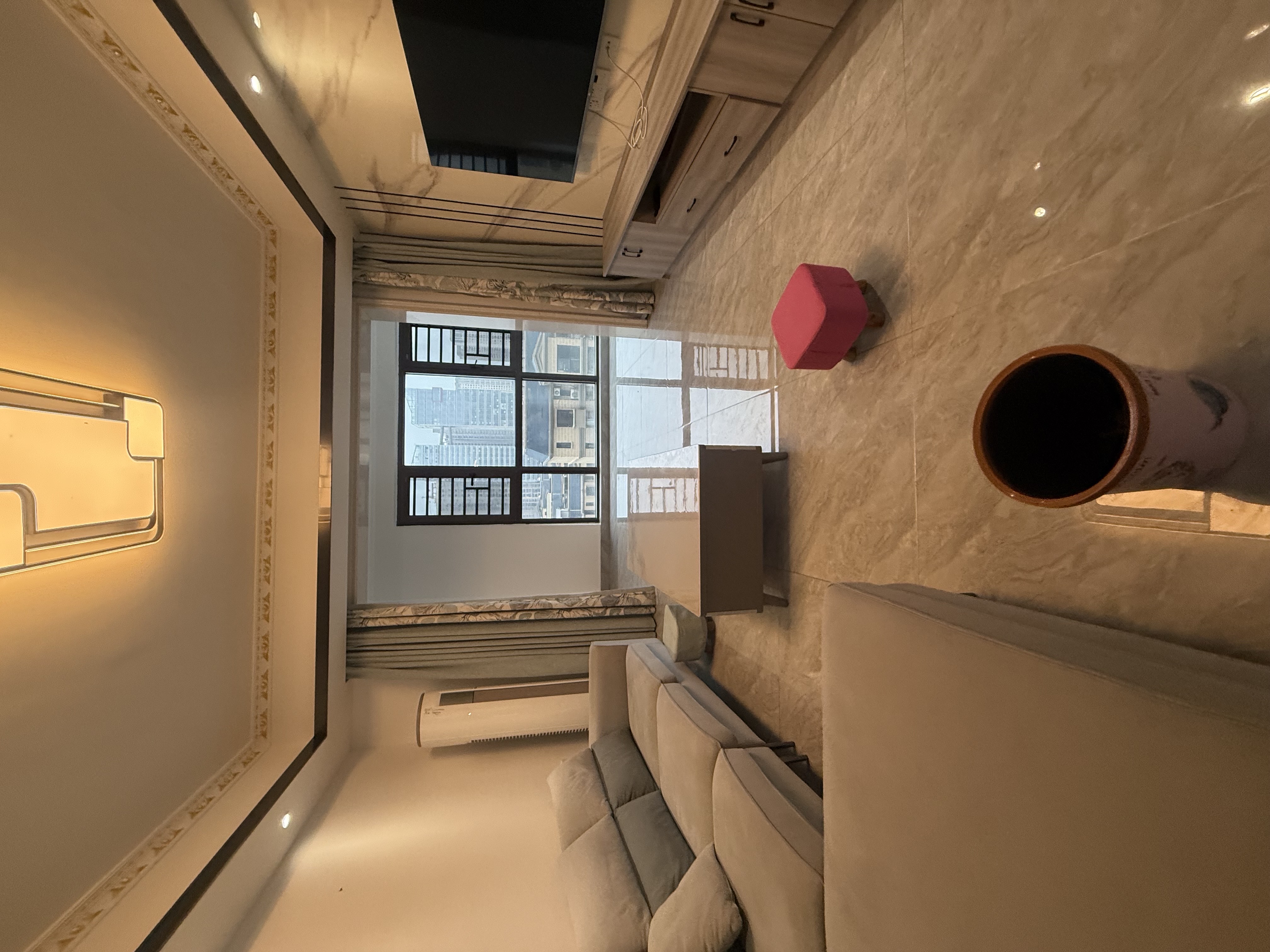 佳源罗马都市  3室2厅2卫    2500.0元/月