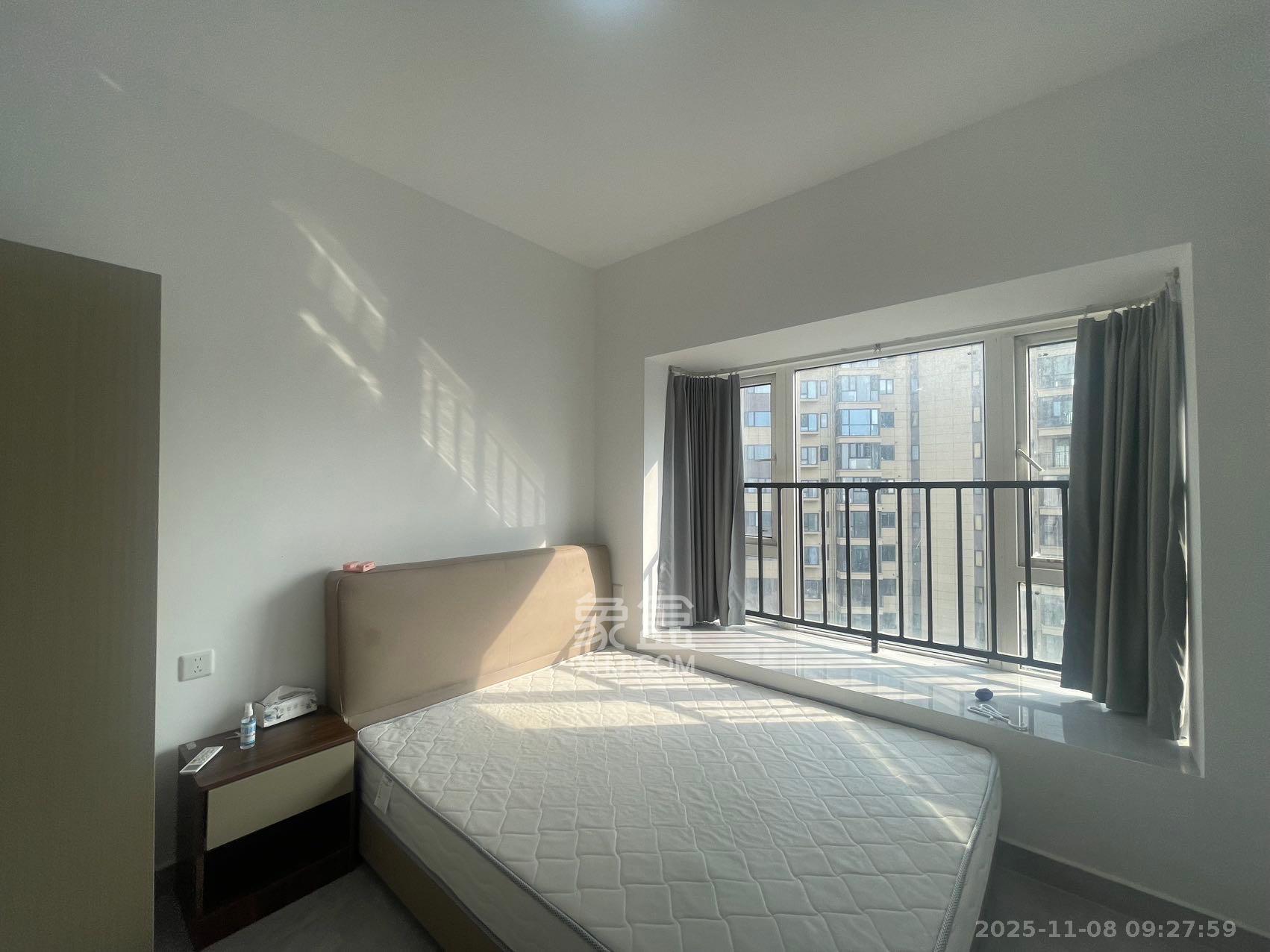 保利香槟国际 3室2厅1卫 2300.0元/月 保利香槟国际 3室2厅1卫 2300.0元/月室内图