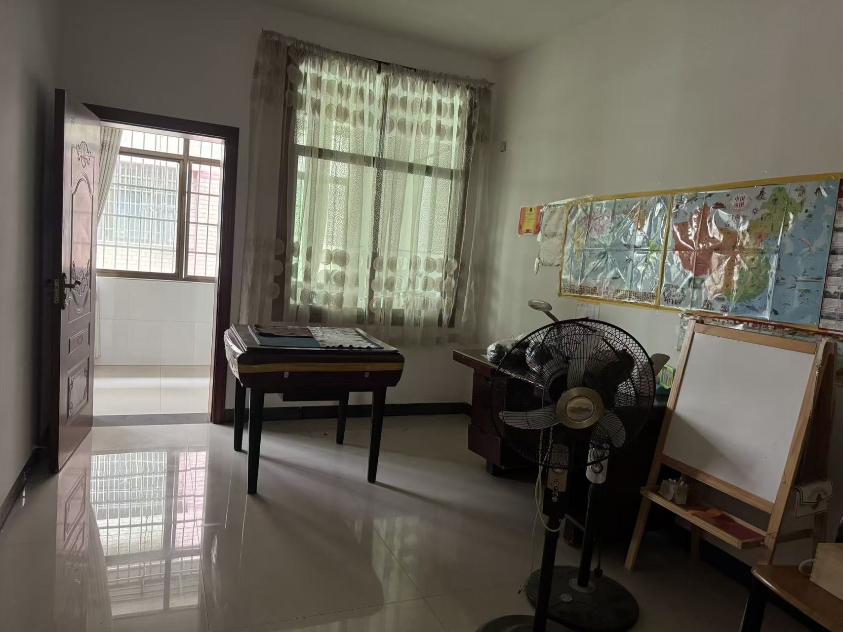 富桥市场  3室1厅2卫    1300.0元/月室内图