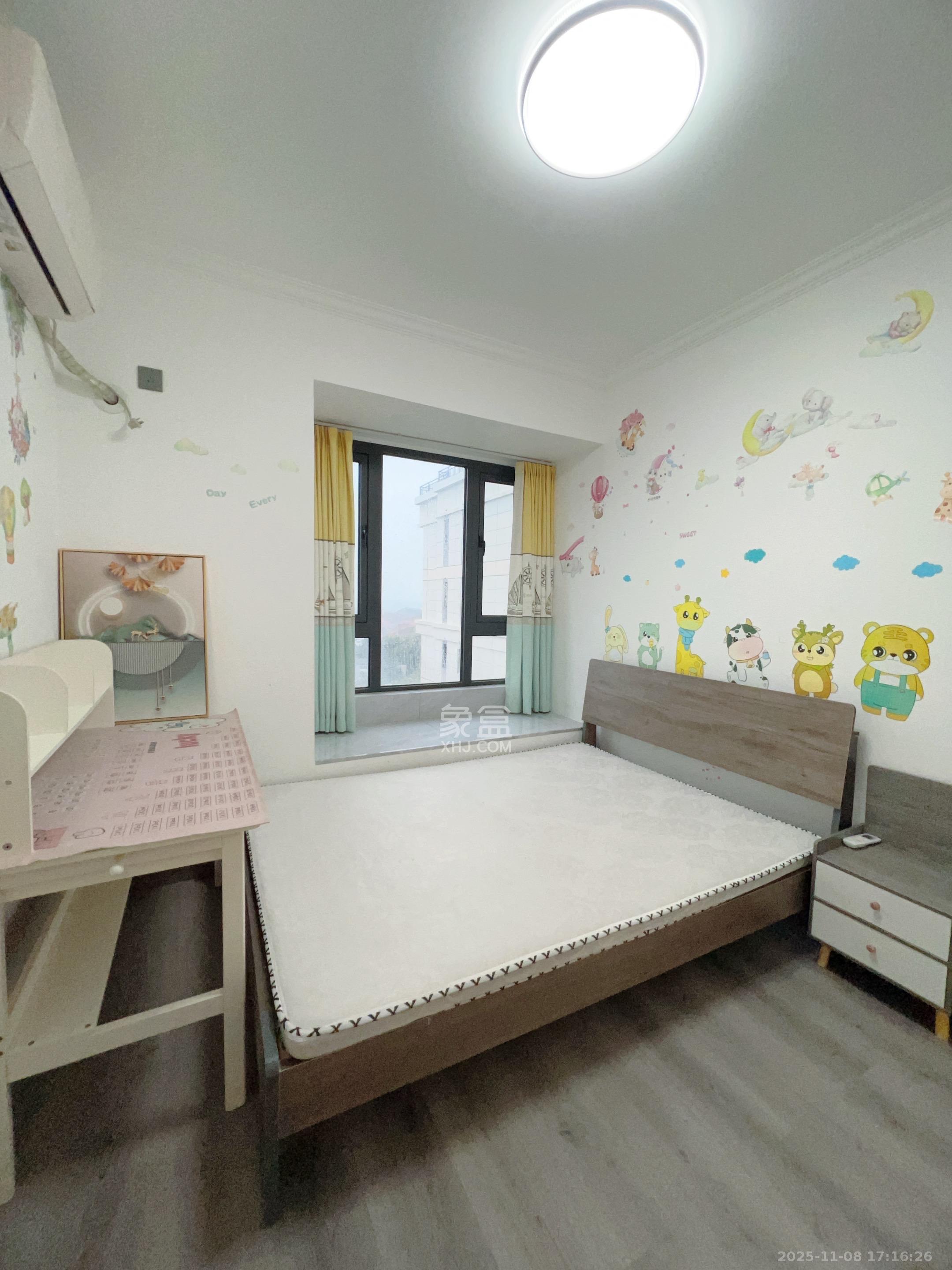 保利金香槟  4室2厅2卫    2800.0元/月室内图