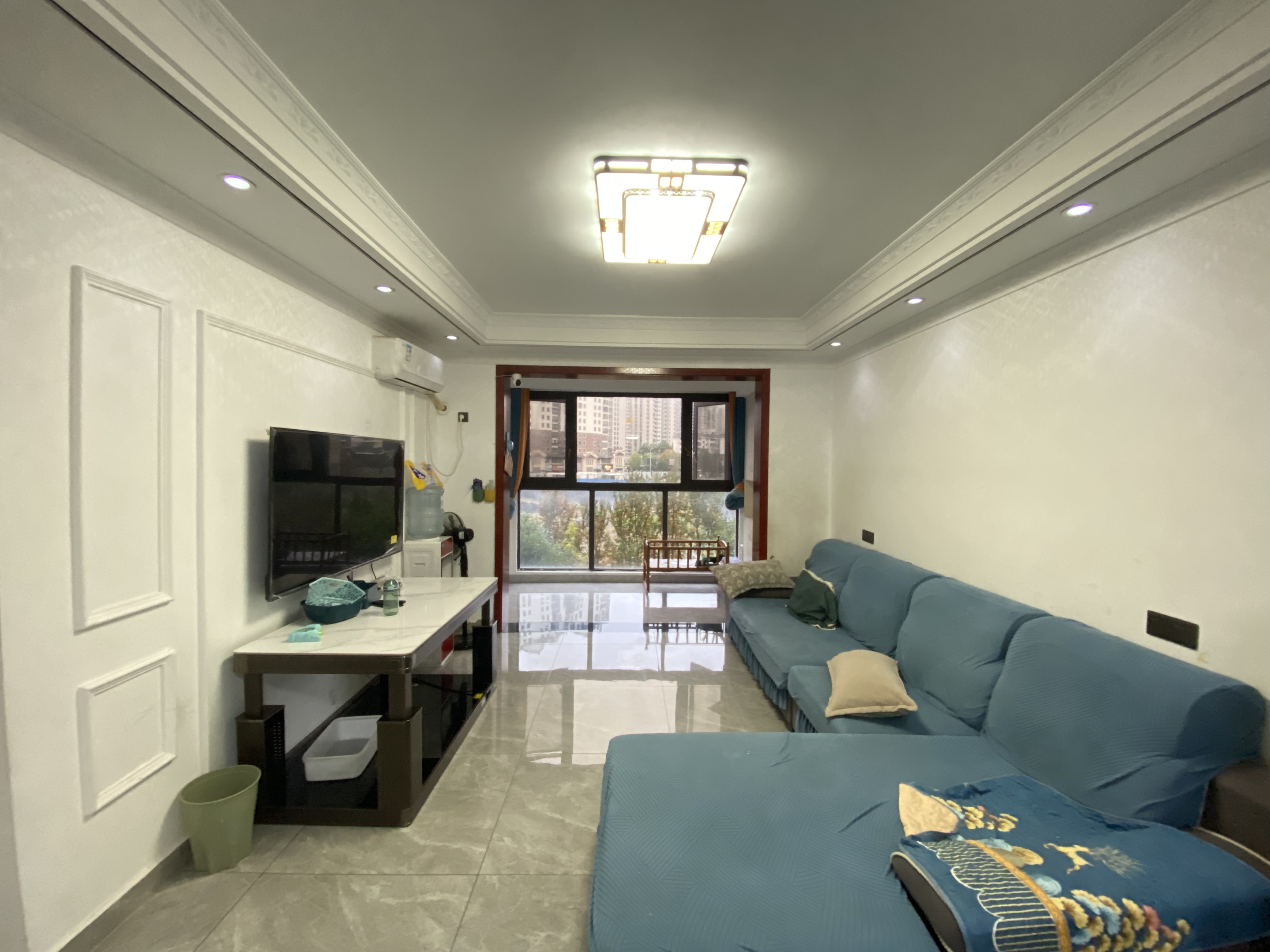 江与城  2室1厅1卫    1700.0元/月