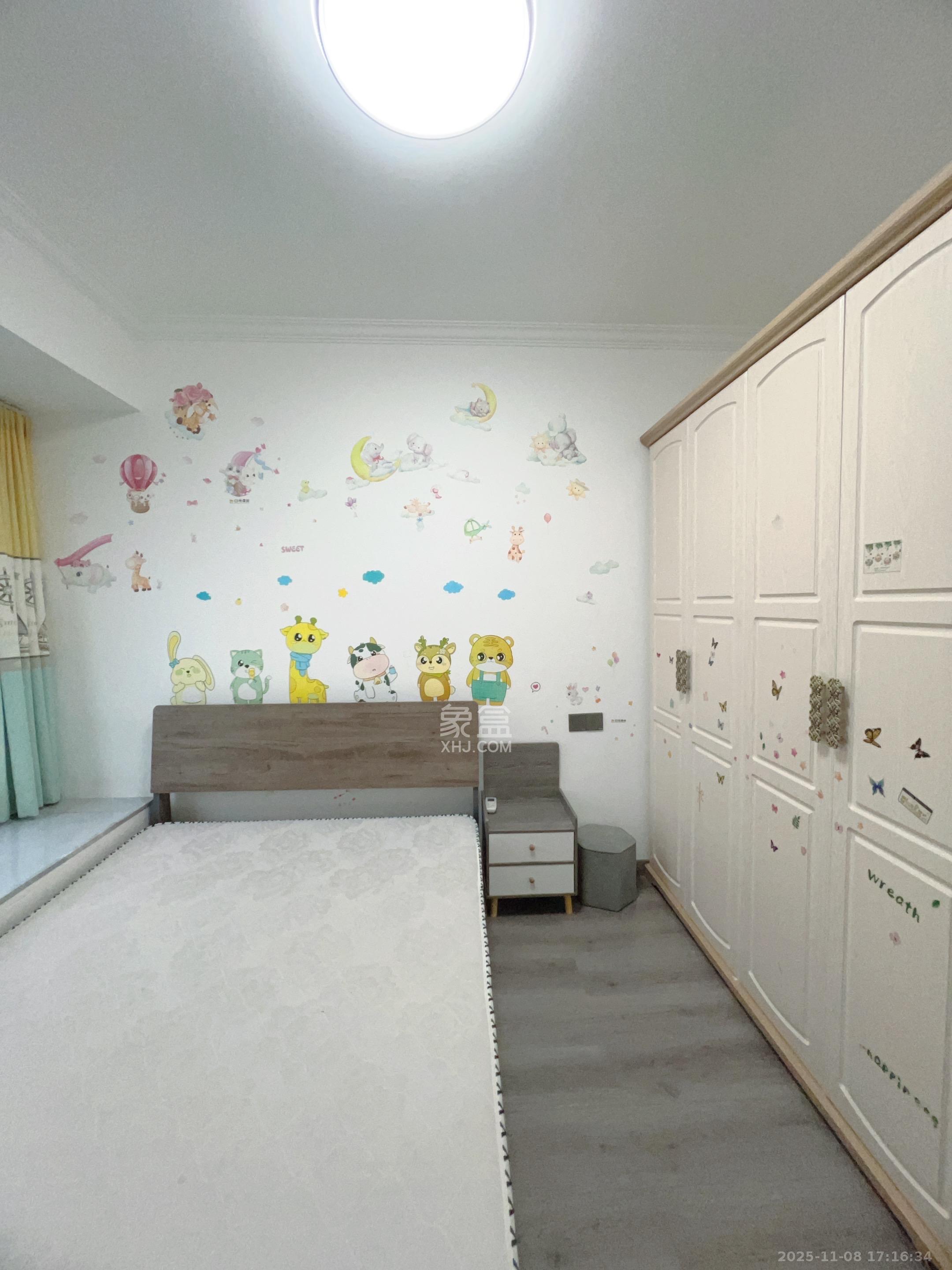 保利金香槟 4室2厅2卫 2800.0元/月 保利金香槟 4室2厅2卫 2800.0元/月室内图