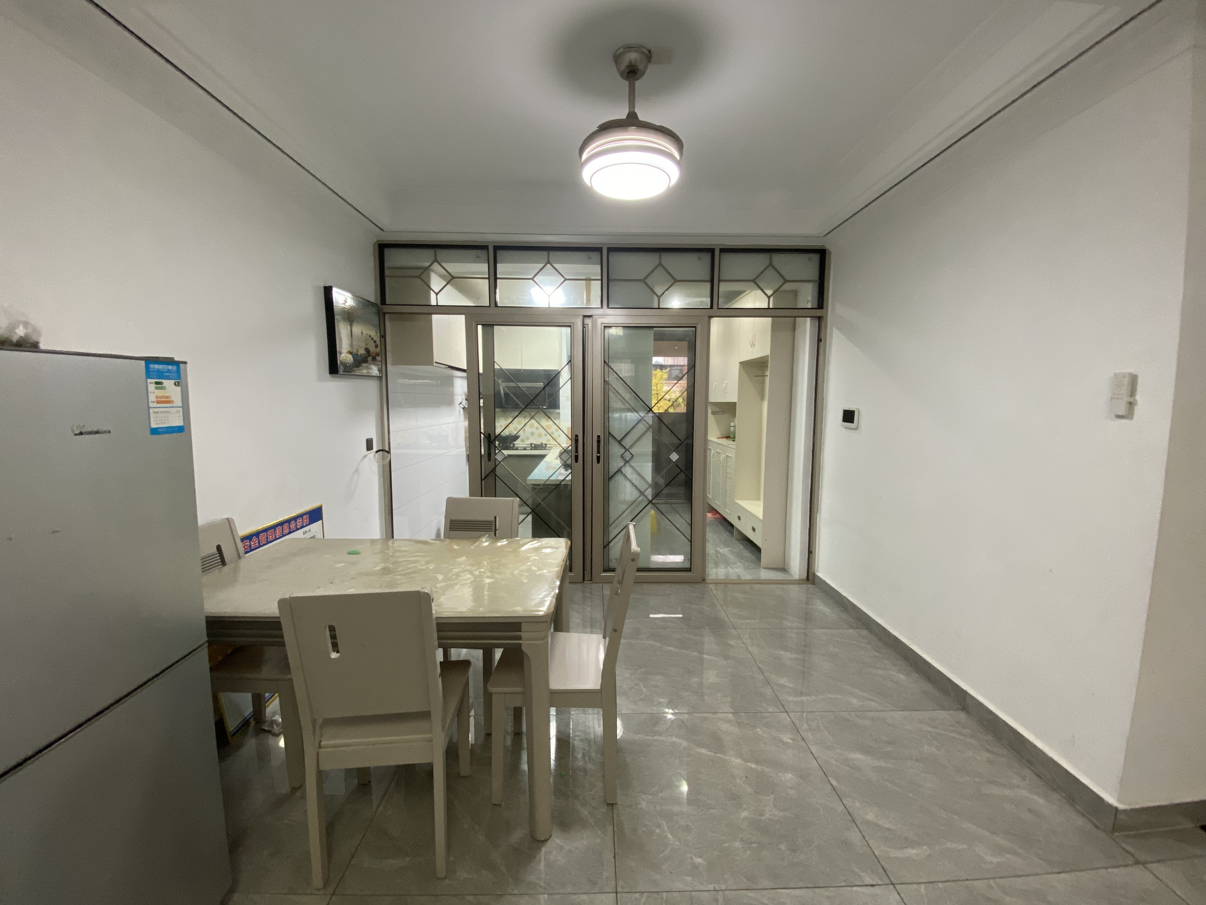 江与城 2室1厅1卫 1700.0元/月 江与城 2室1厅1卫 1700.0元/月室内图