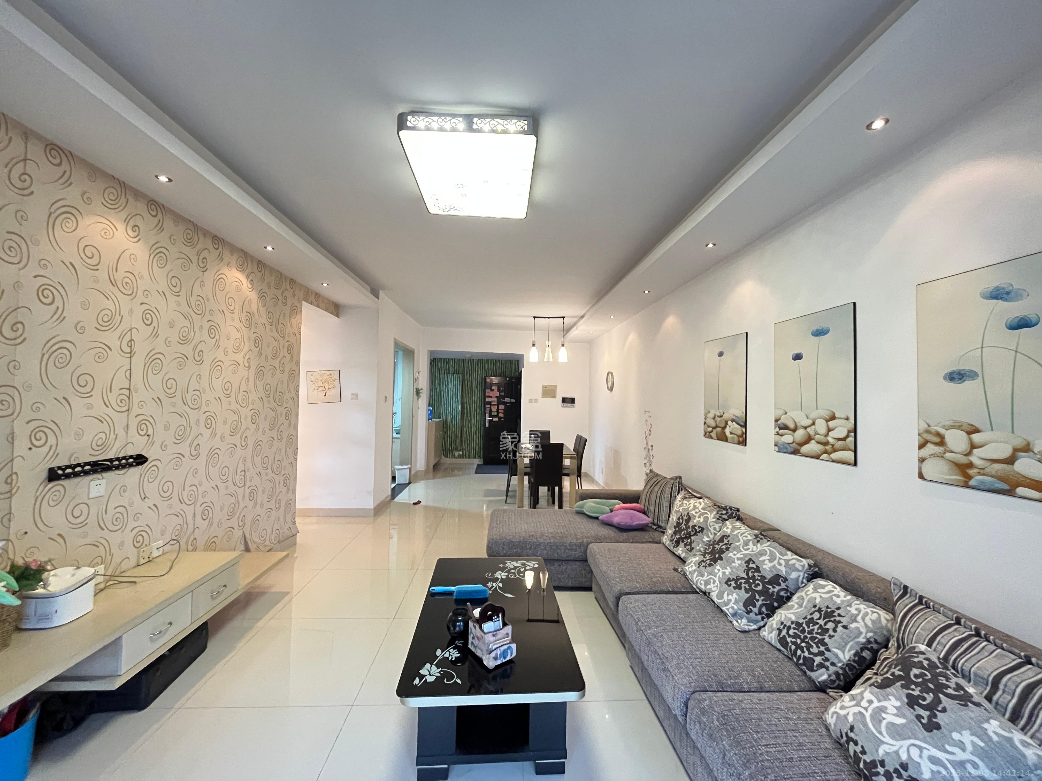 沁园春御院  2室2厅1卫    2400.0元/月室内图