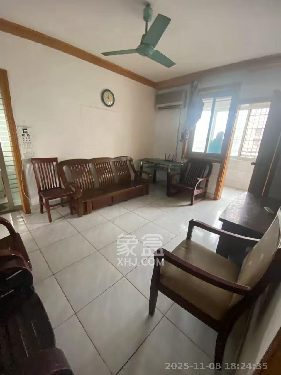 粮贸大厦 2室1厅1卫 2500.0元/月 粮贸大厦 2室1厅1卫 2500.0元/月室内图