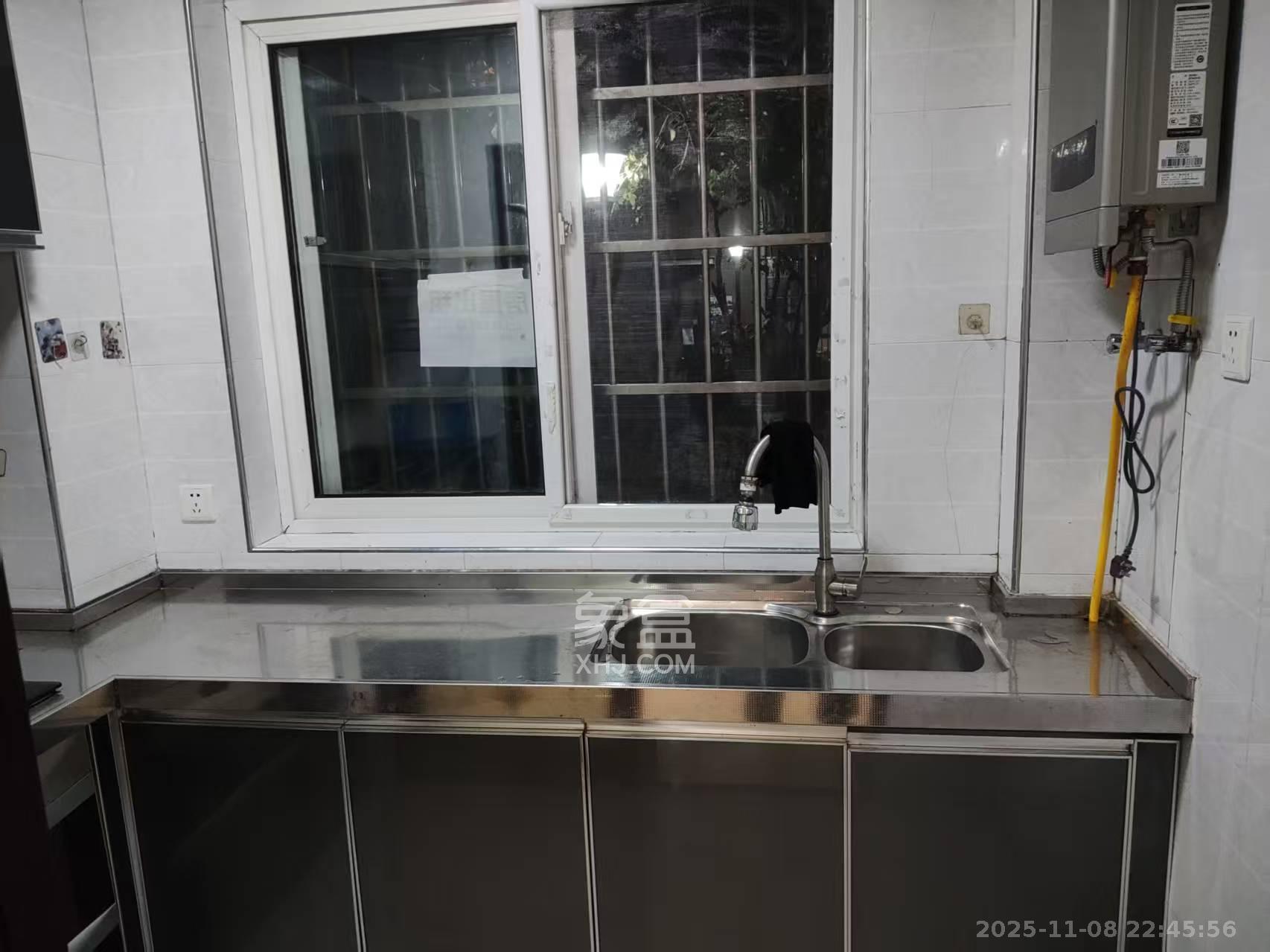 山水湾  3室2厅1卫    1600.0元/月