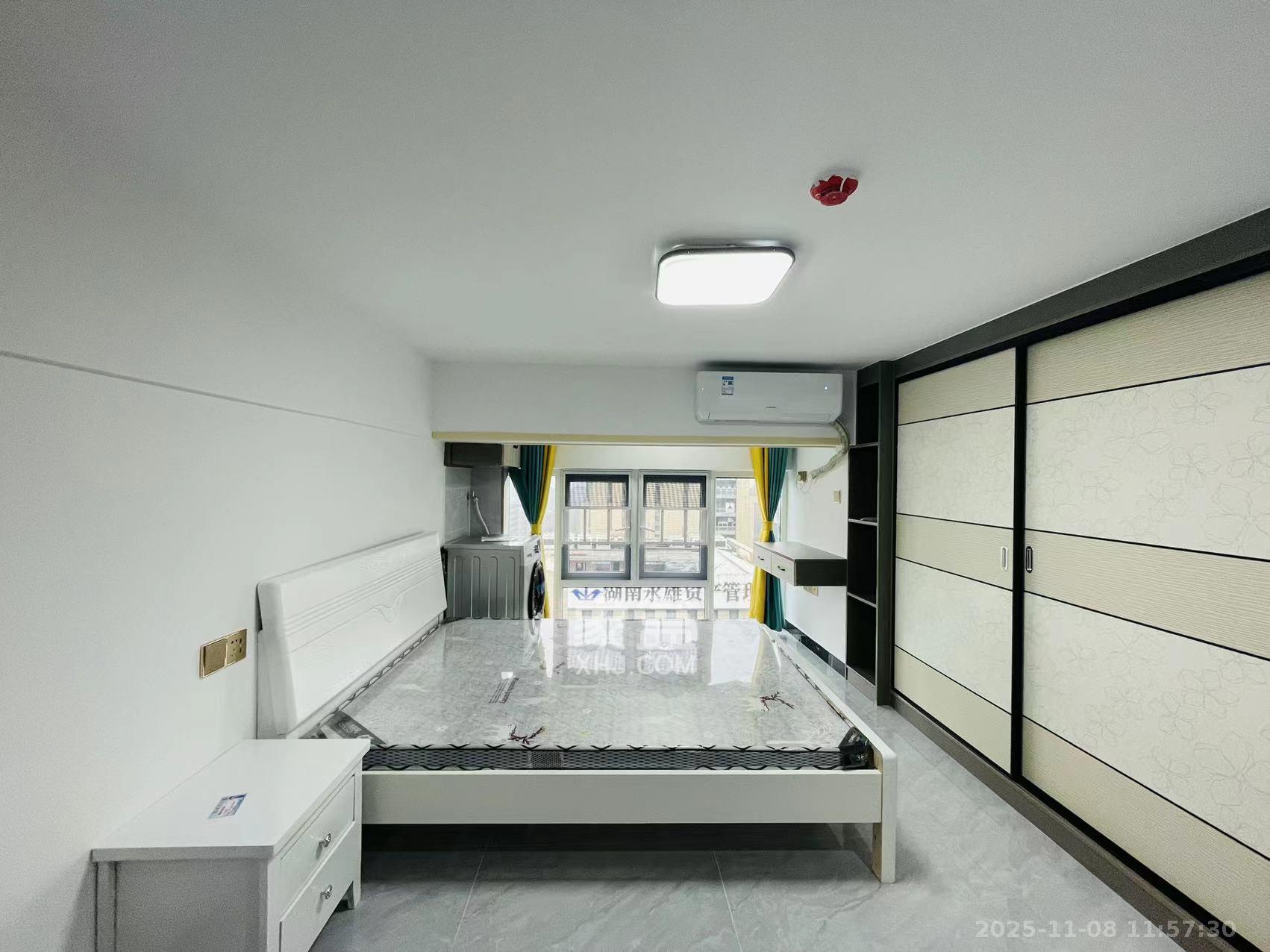 金地中交麓谷香颂(金地中交雅苑)  1室1厅1卫    1300.0元/月