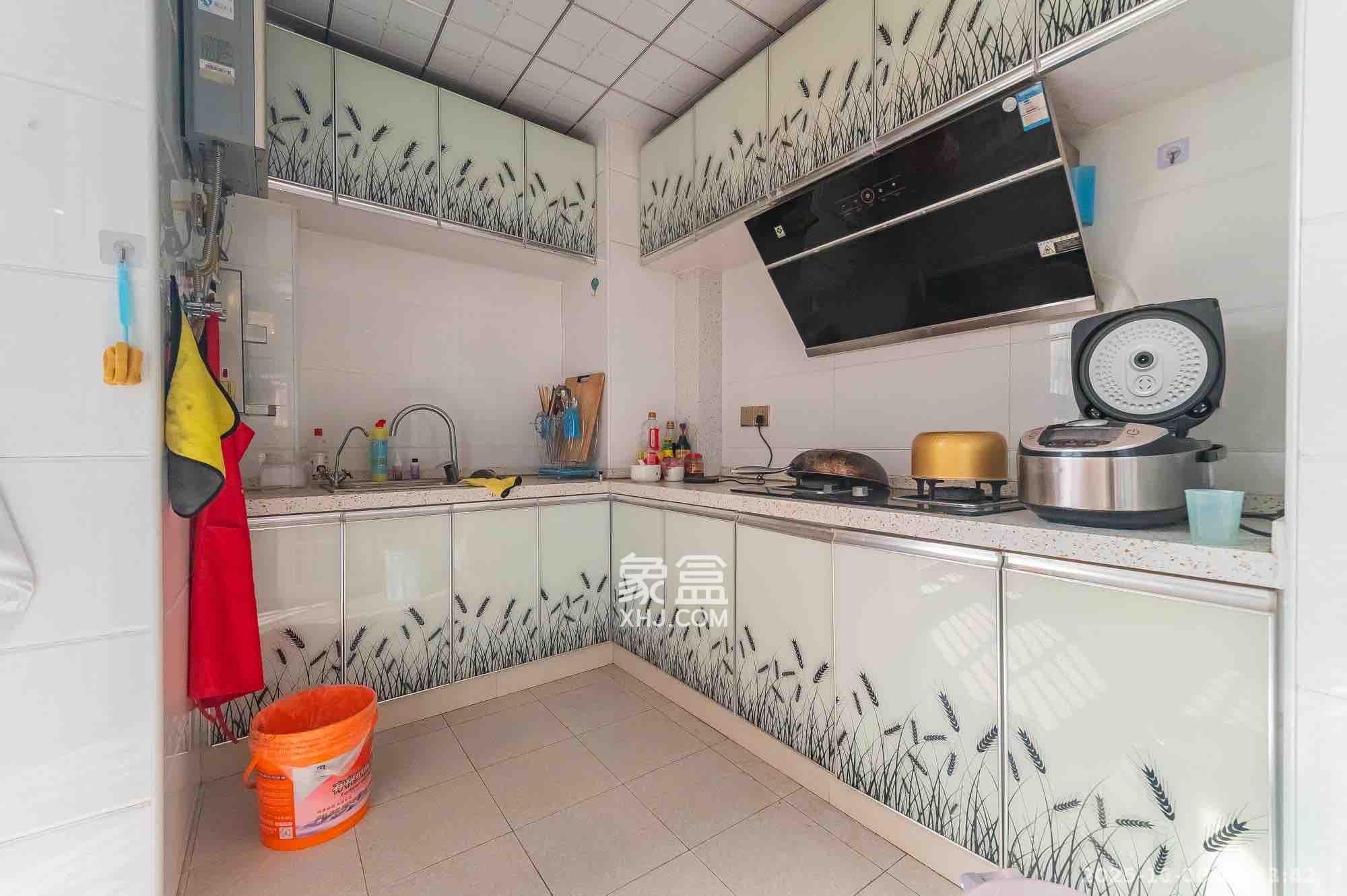 家和院  4室2厅1卫    2800.0元/月室内图