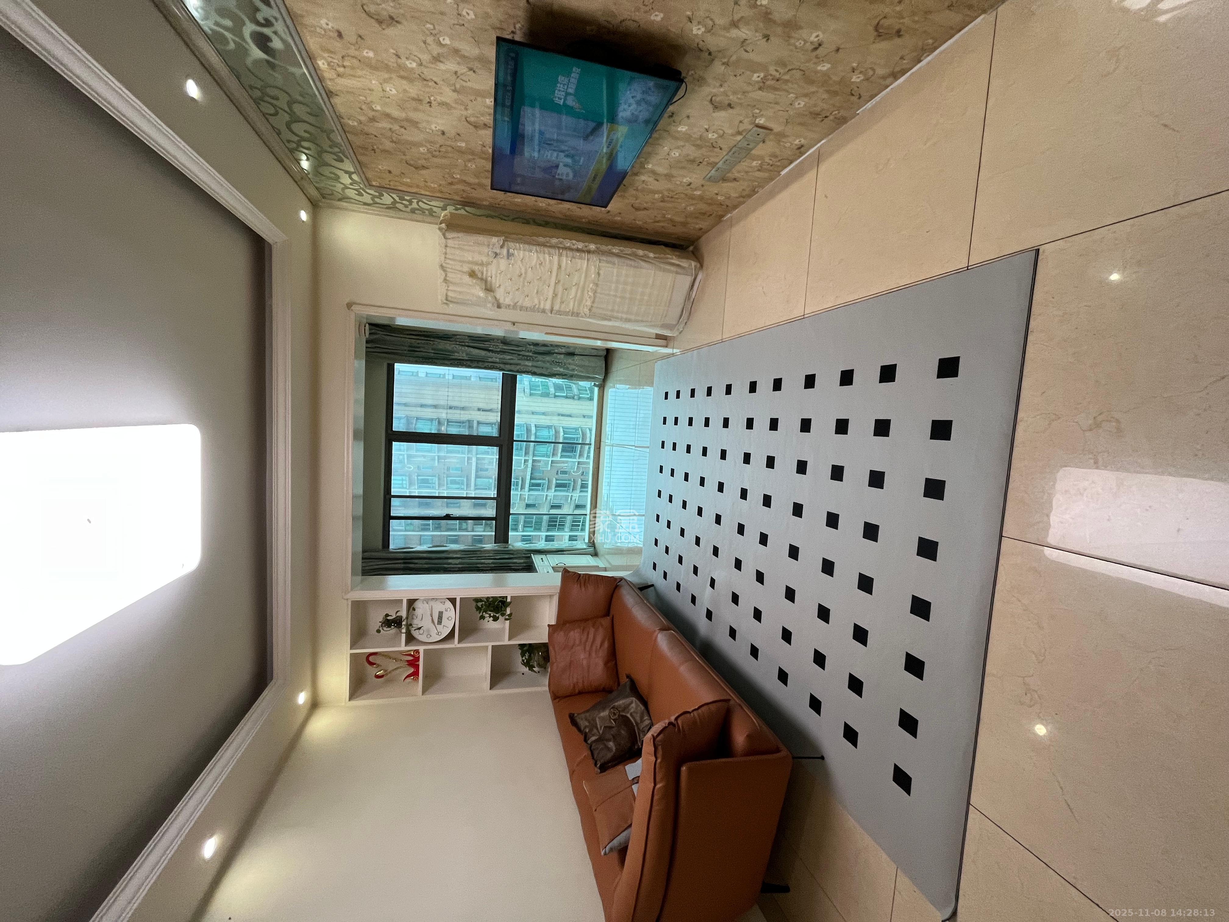 新城新世界一二三期  1室2厅1卫    2500.0元/月