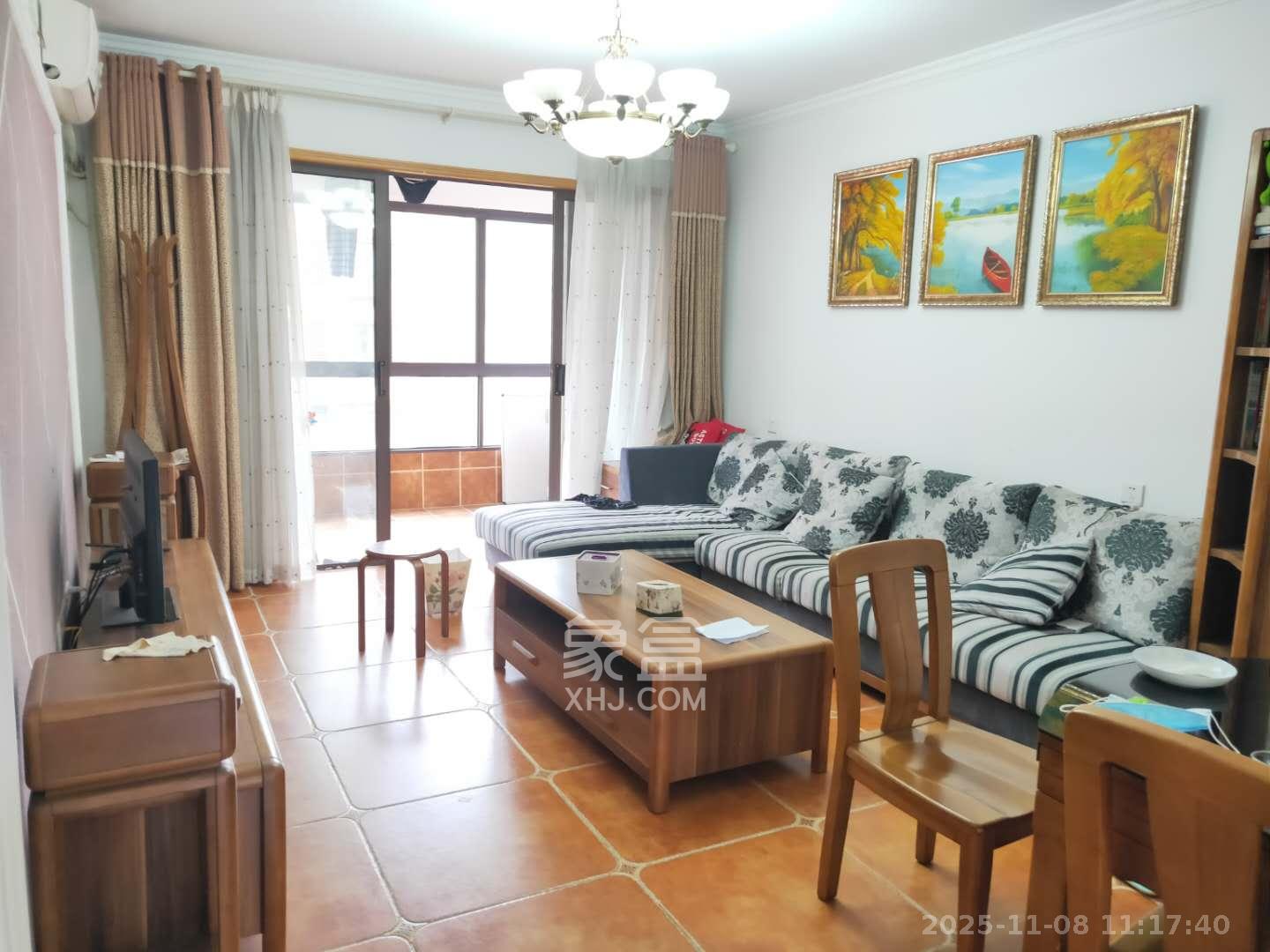 山语城二期  2室2厅1卫    1800.0元/月室内图1