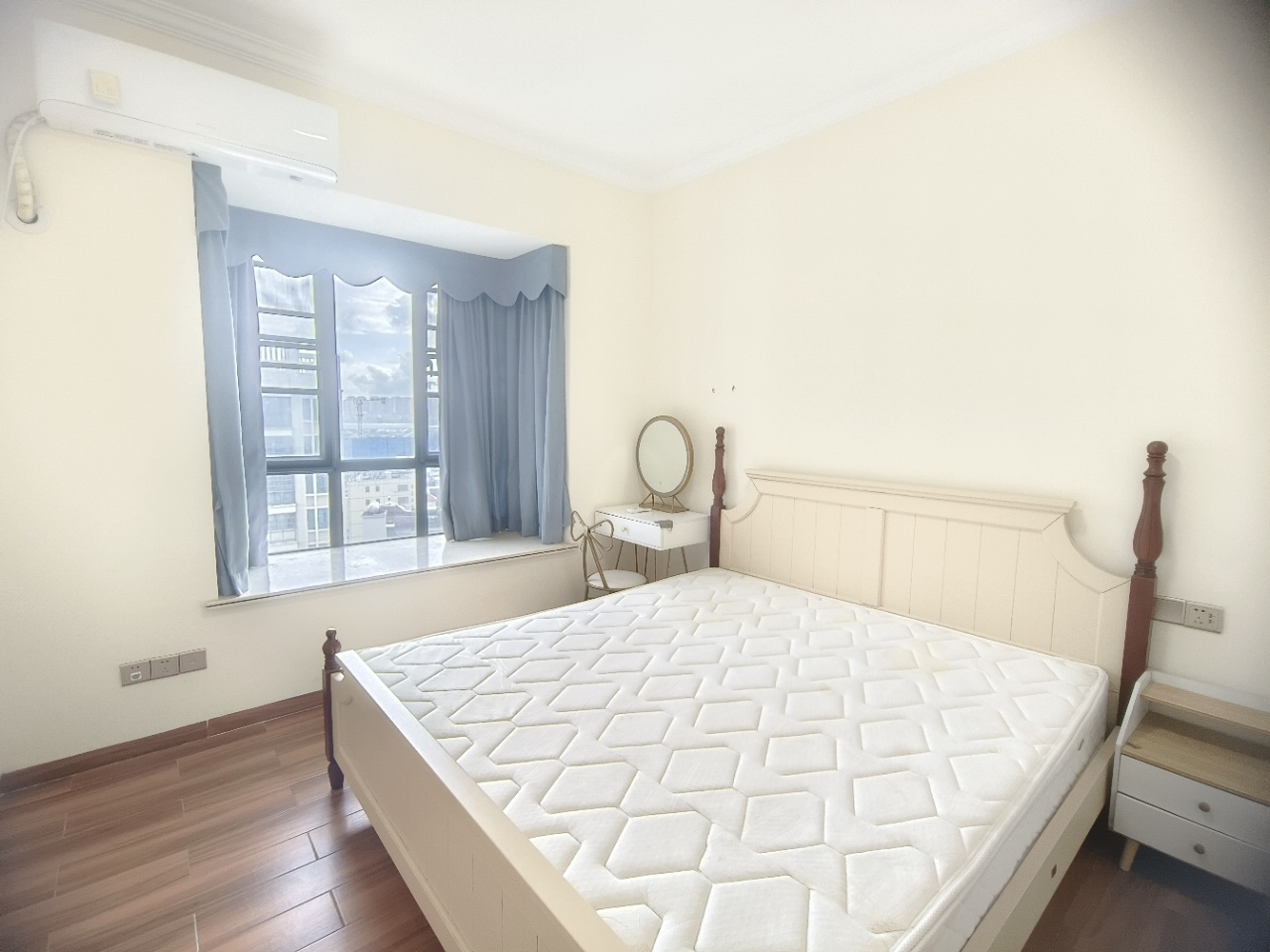 海岸银座花园  2室2厅1卫    2500.0元/月室内图