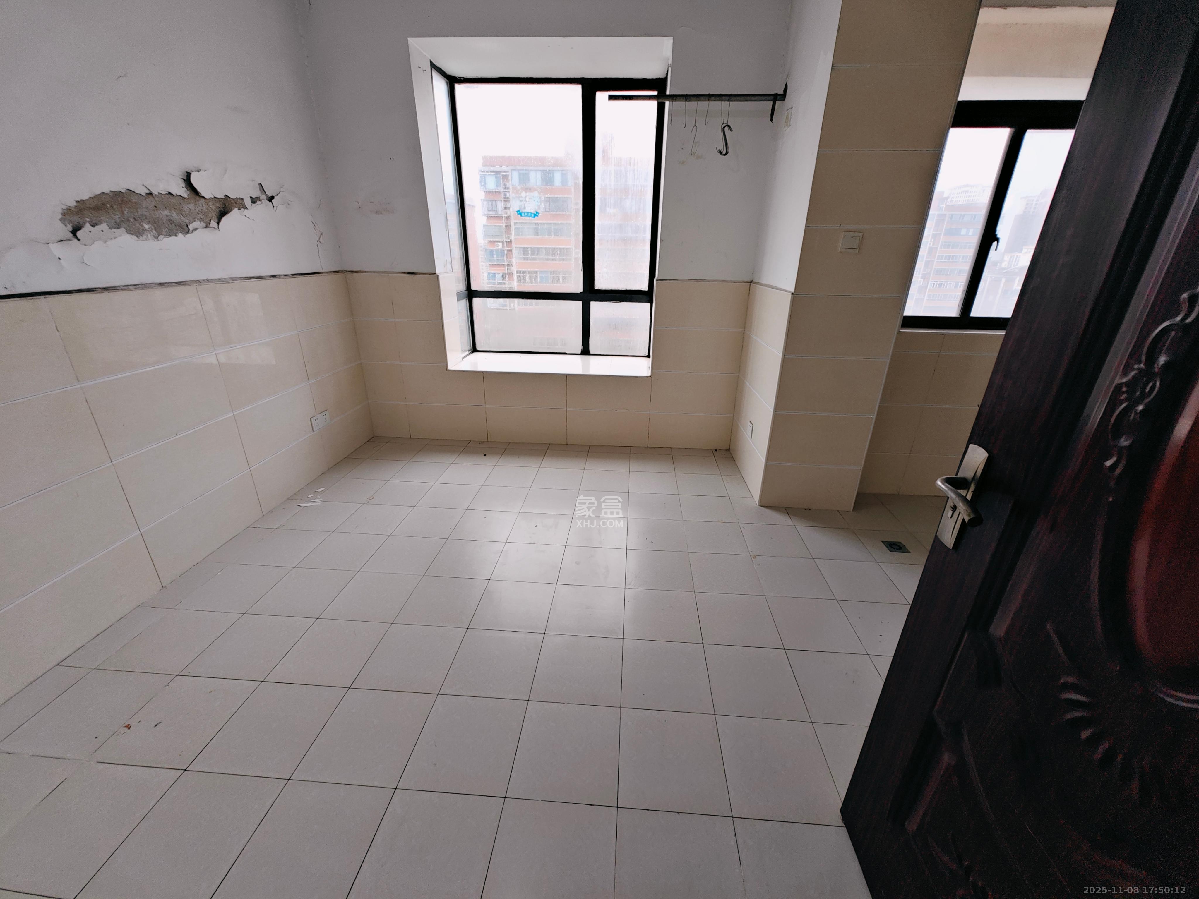 恒盛世家 5室2厅2卫 4000.0元/月 恒盛世家 5室2厅2卫 4000.0元/月室内图