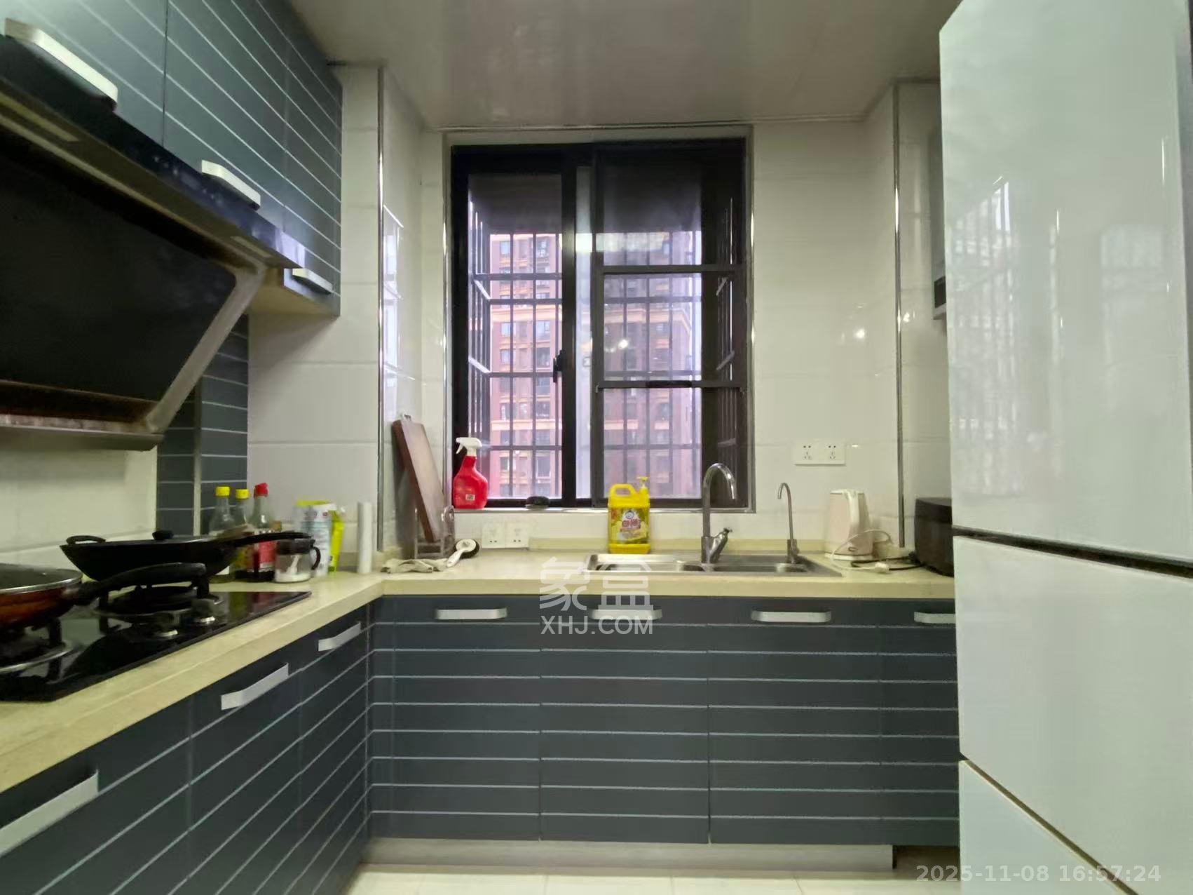 新城国际花都 3室2厅1卫 1700.0元/月 新城国际花都 3室2厅1卫 1700.0元/月室内图