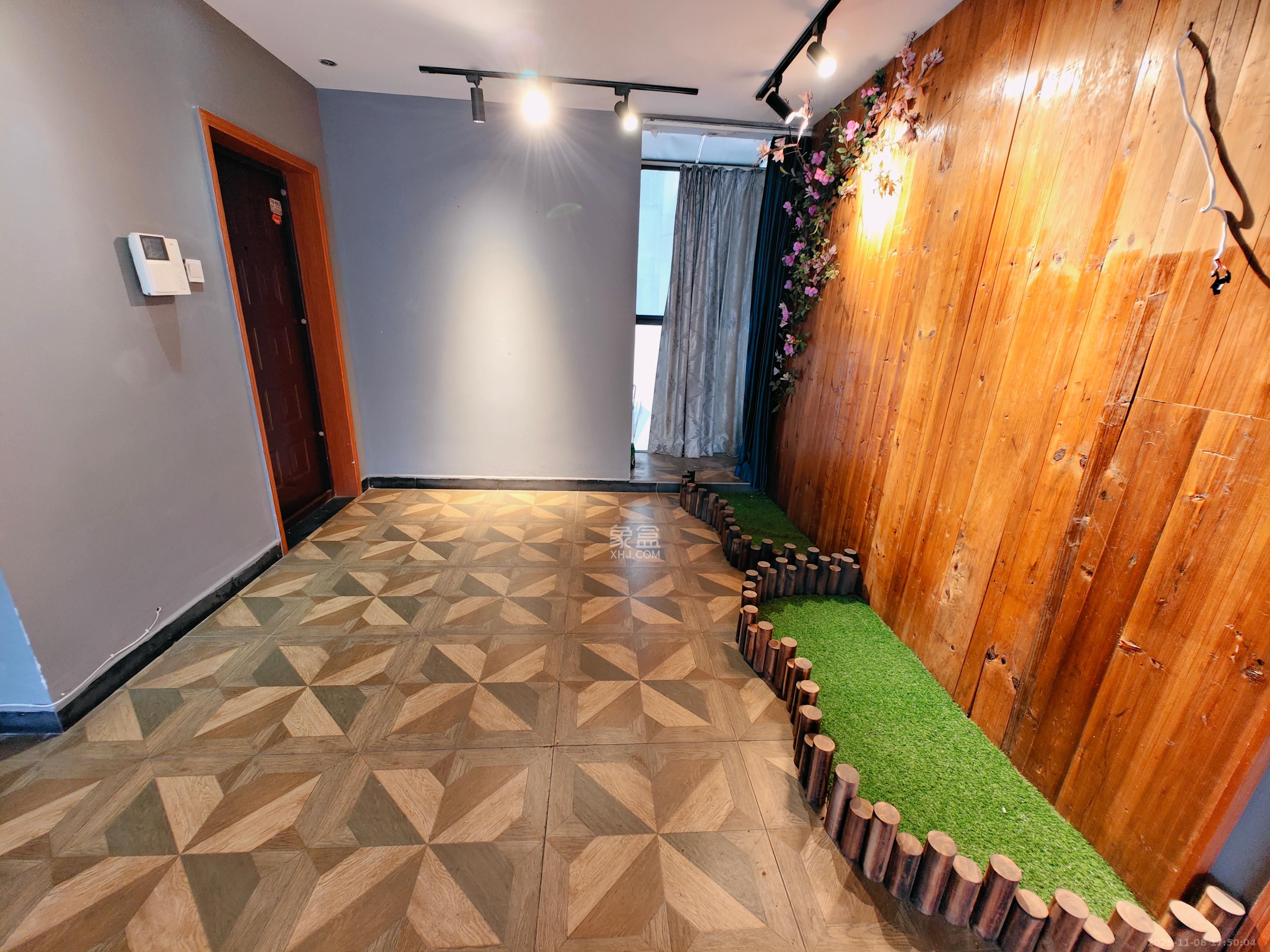 恒盛世家 5室2厅2卫 4000.0元/月 恒盛世家 5室2厅2卫 4000.0元/月室内图