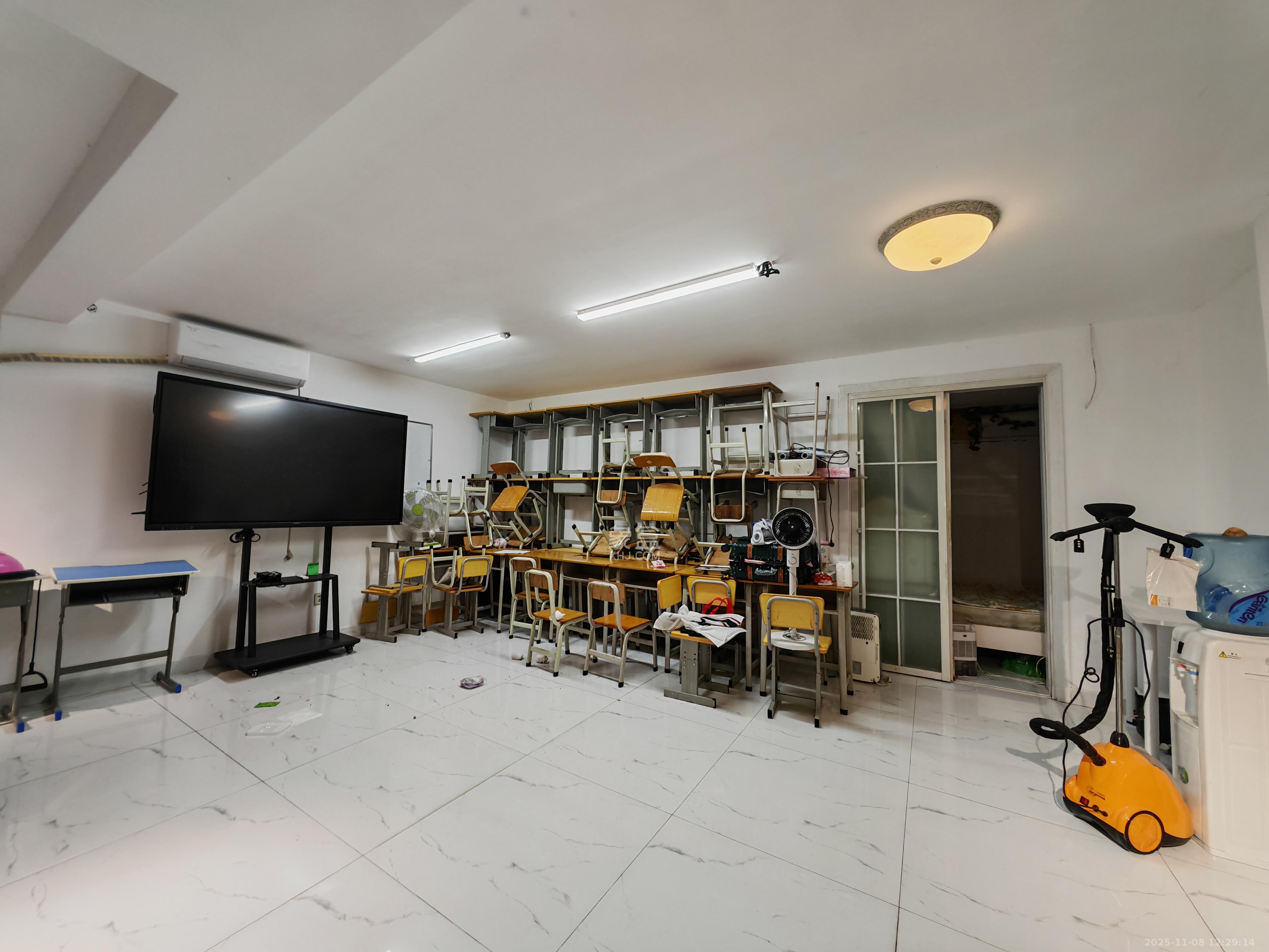 金茂梅溪湖 2室2厅1卫 1800.0元/月 金茂梅溪湖 2室2厅1卫 1800.0元/月室内图