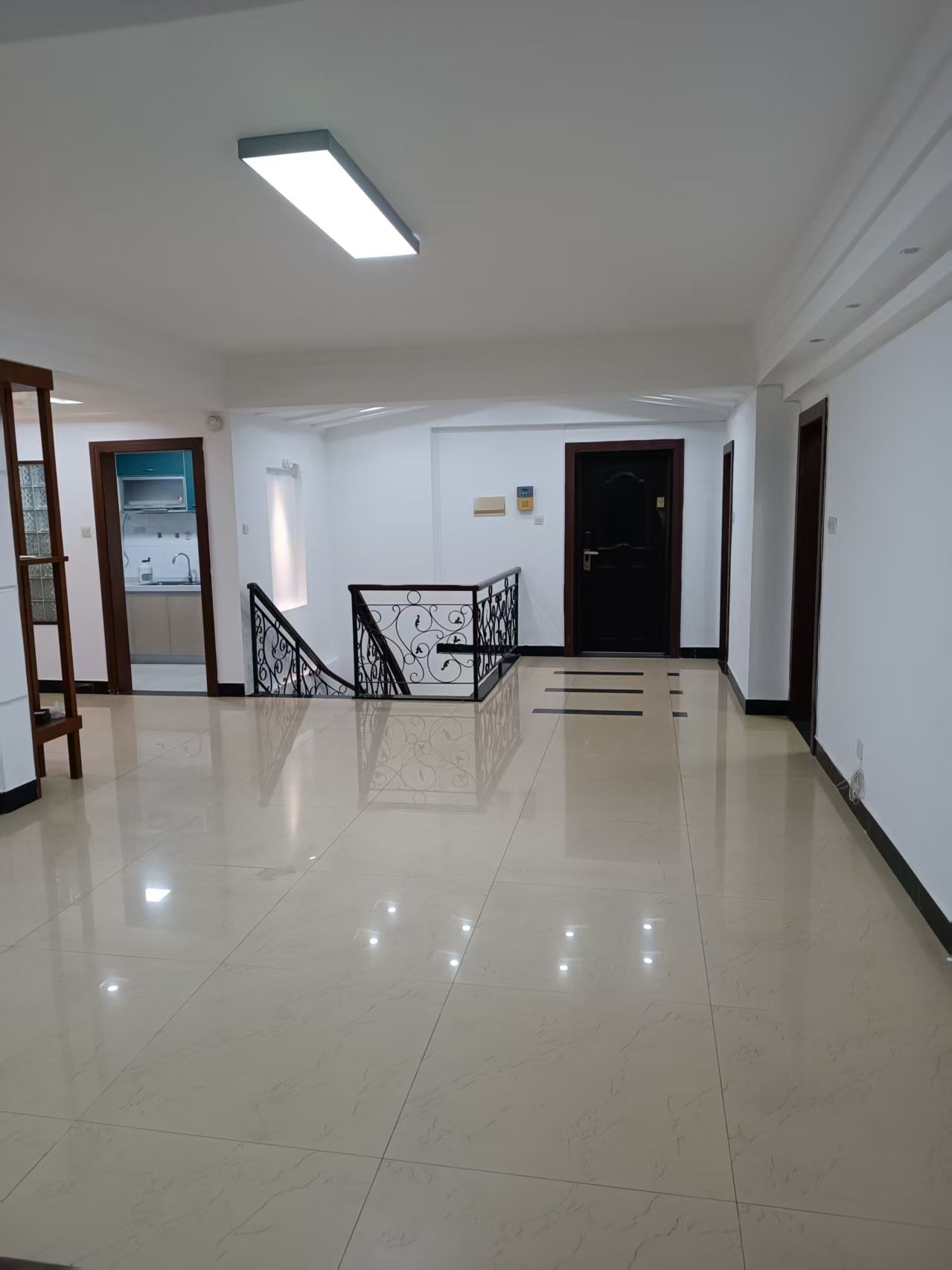 新达商务大厦   222.11㎡      6800.0元/月室内图