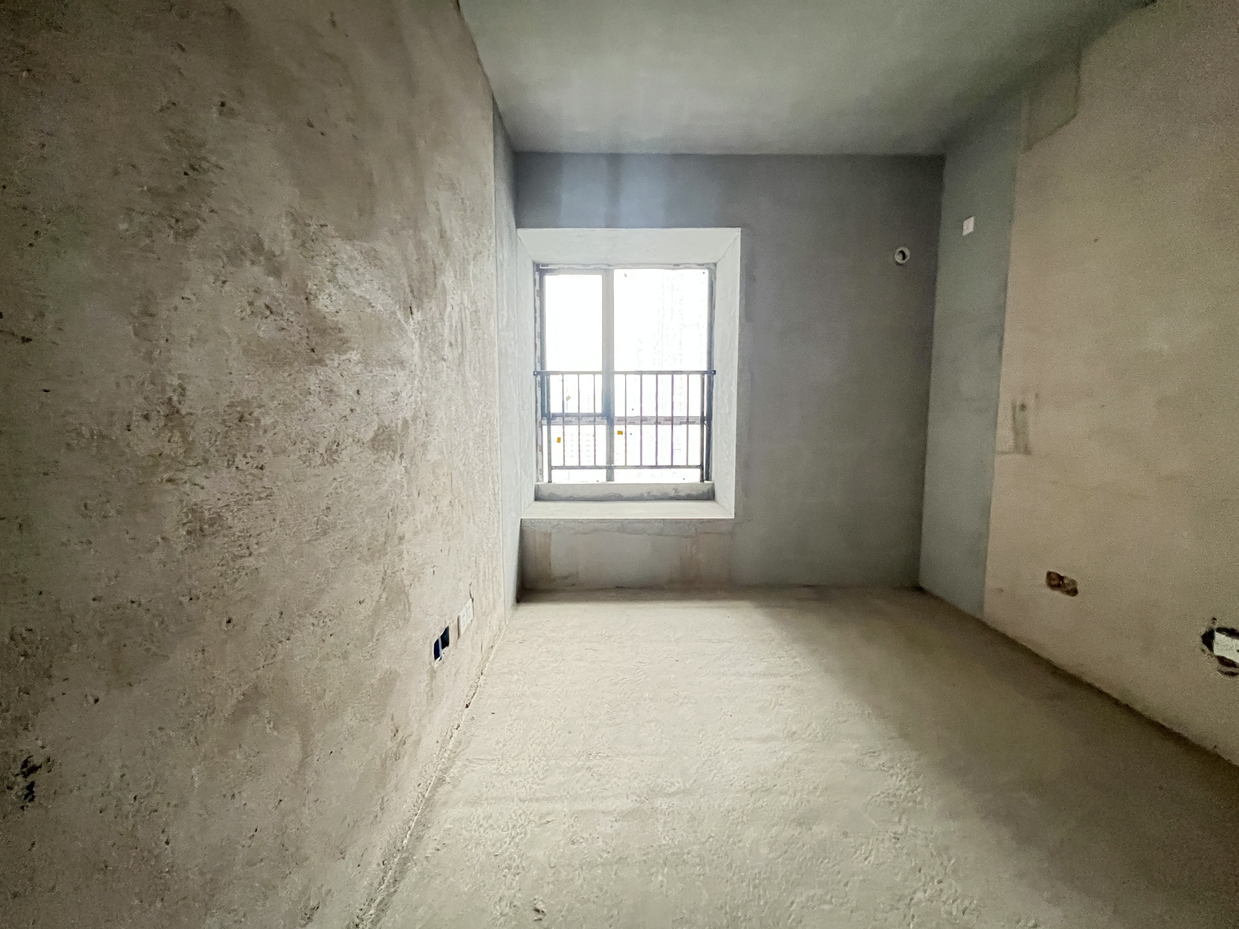 南门口安置小区二期  4室2厅2卫    2500.0元/月室内图