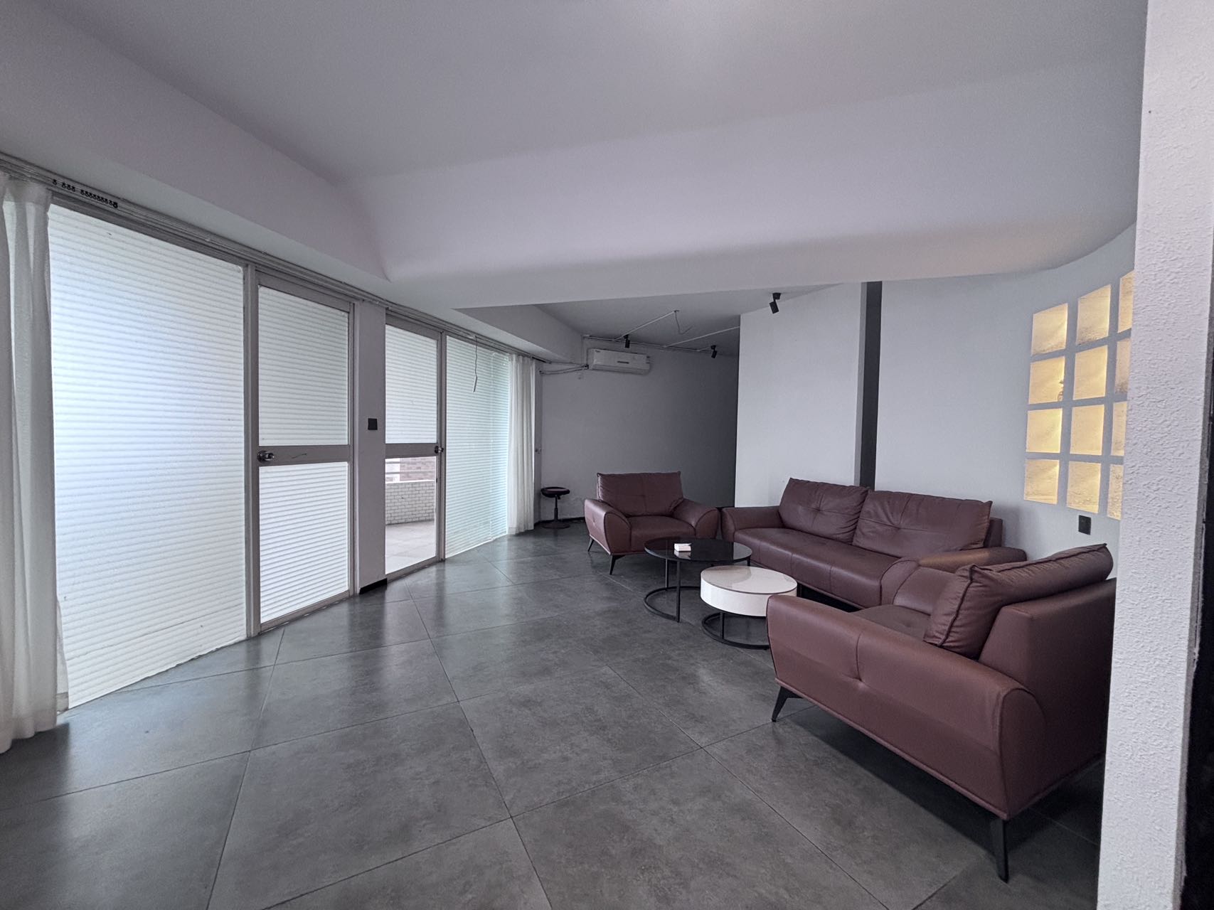 半山花园  10室3厅2卫    12000.0元/月