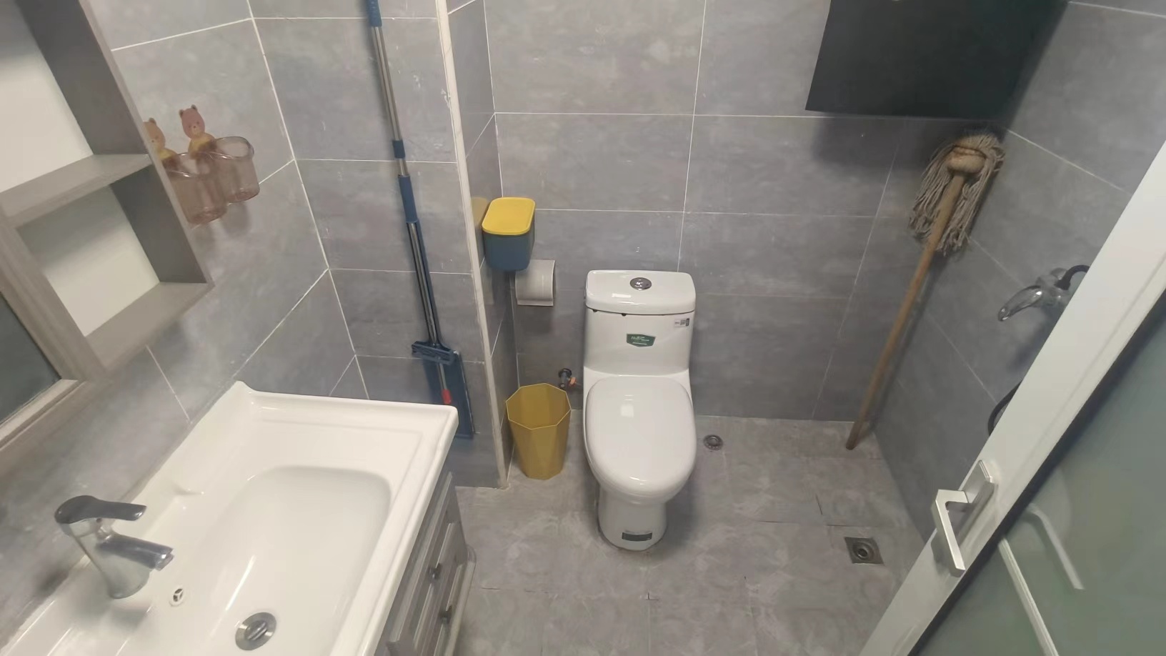 江岸公馆  1室1厅1卫    1500.0元/月室内图