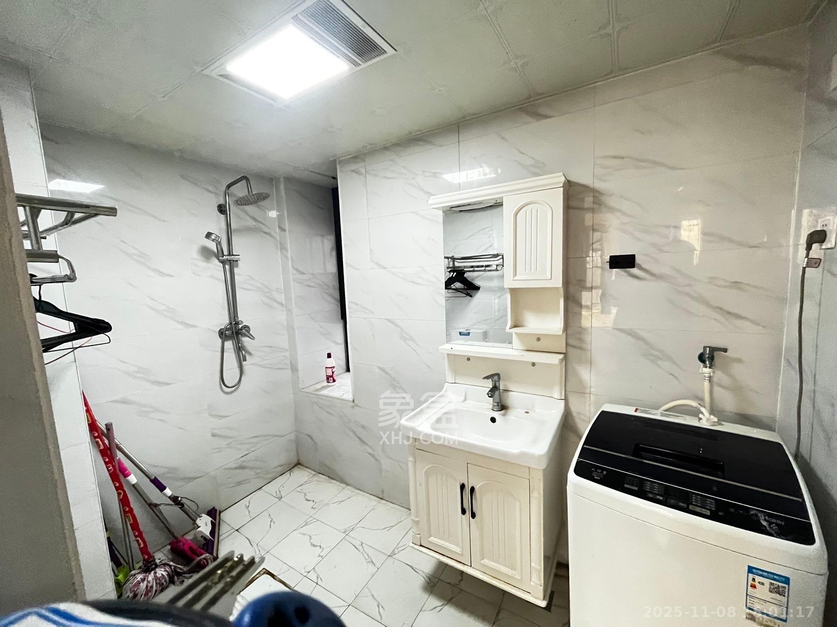 中南红领邦(红星嘉和苑) 1室2厅1卫 2000.0元/月 中南红领邦(红星嘉和苑) 1室2厅1卫 2000.0元/月室内图