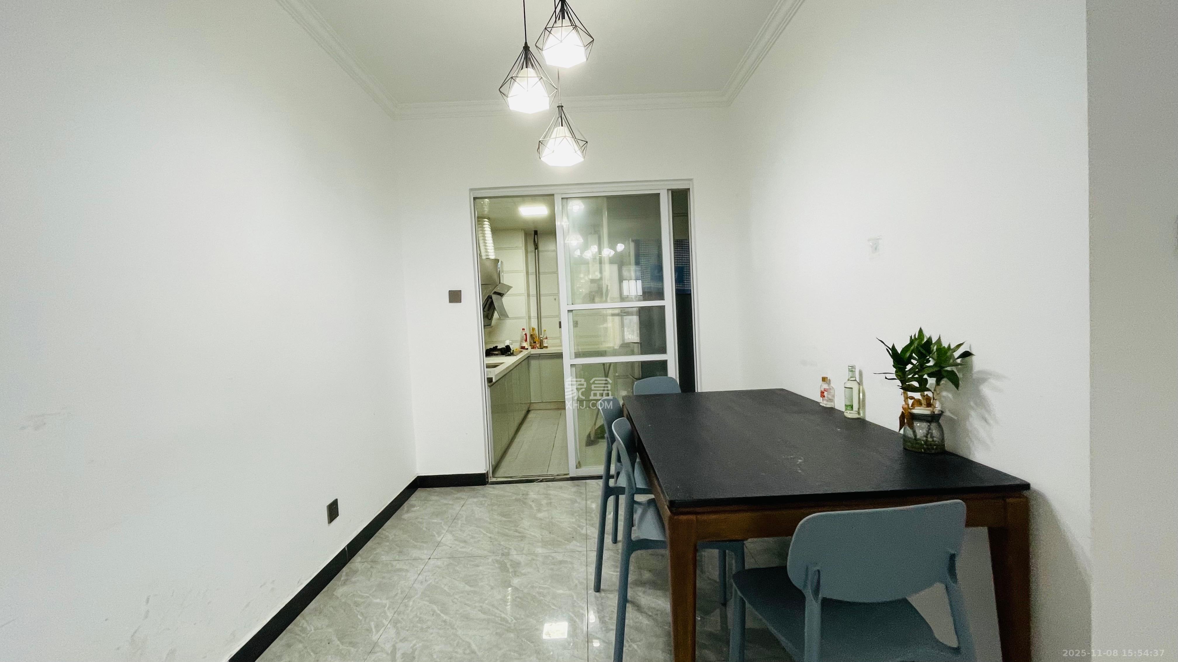 融创融公馆（融创臻苑）  4室2厅2卫    2200.0元/月室内图