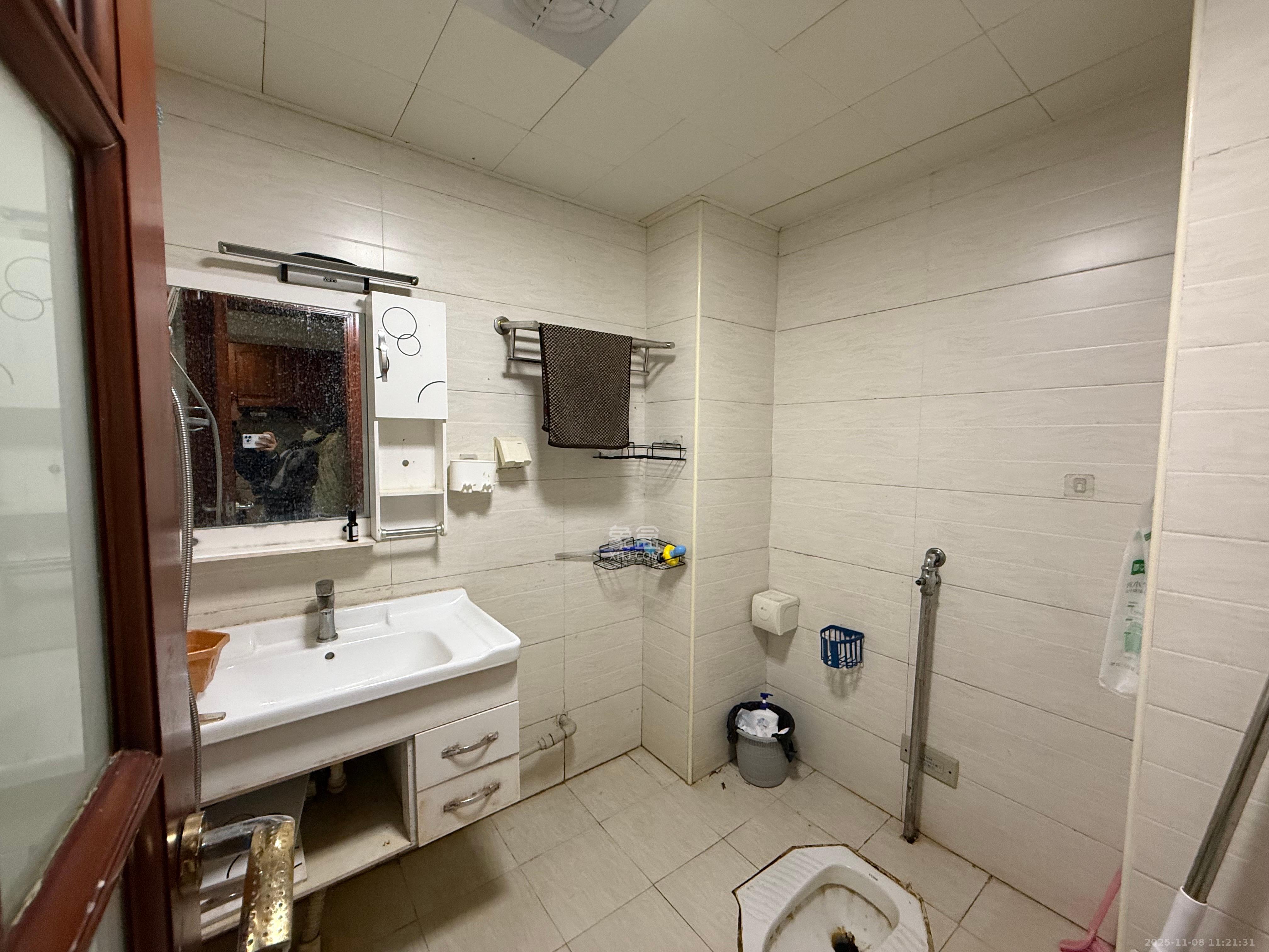 湘水和天下  1室1厅1卫    1300.0元/月室内图