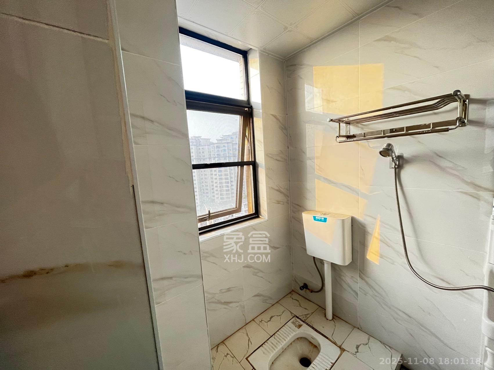 中南红领邦（红星嘉和苑）  1室2厅1卫    2000.0元/月室内图