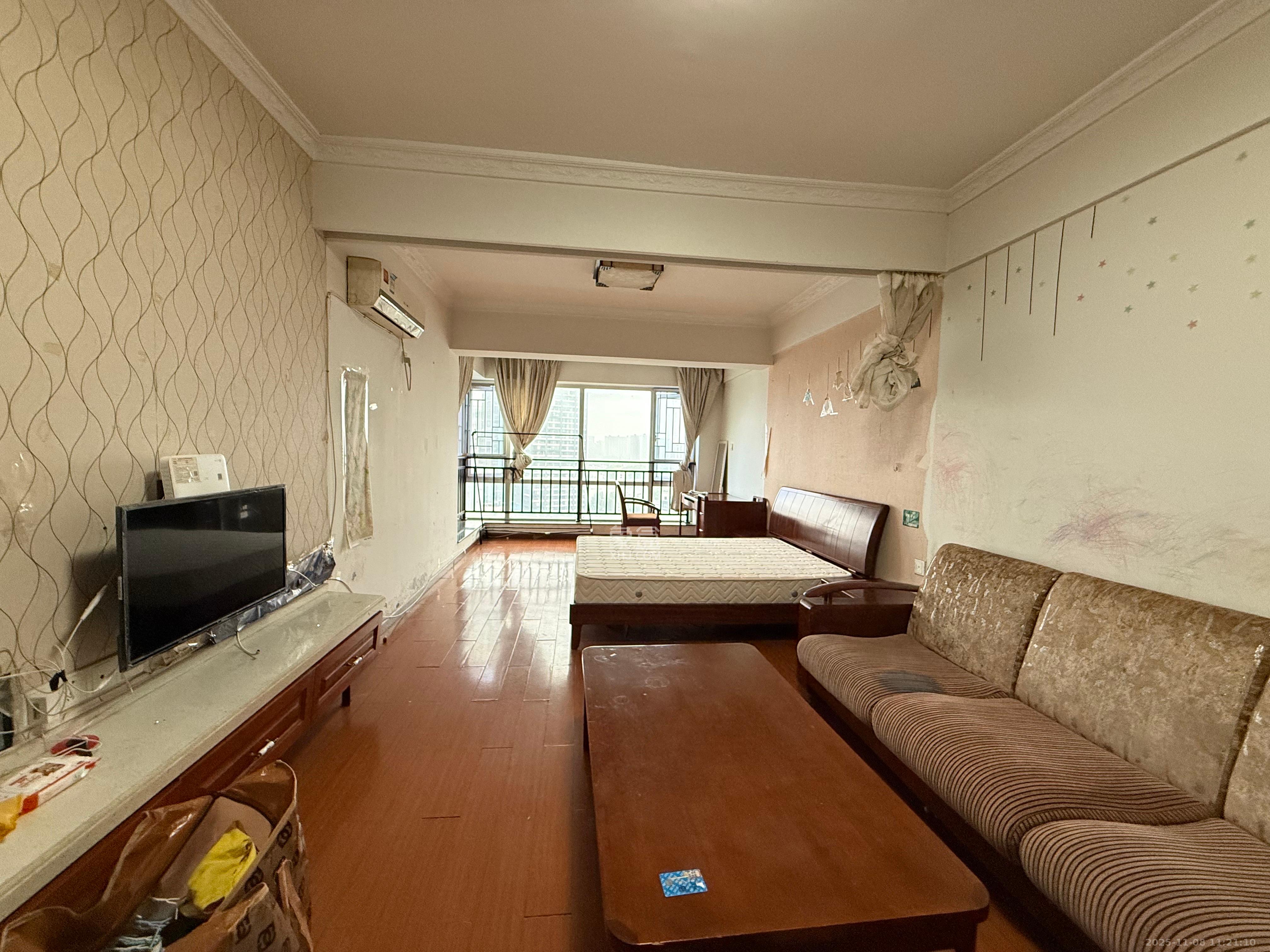 湘水和天下  1室1厅1卫    1300.0元/月室内图1